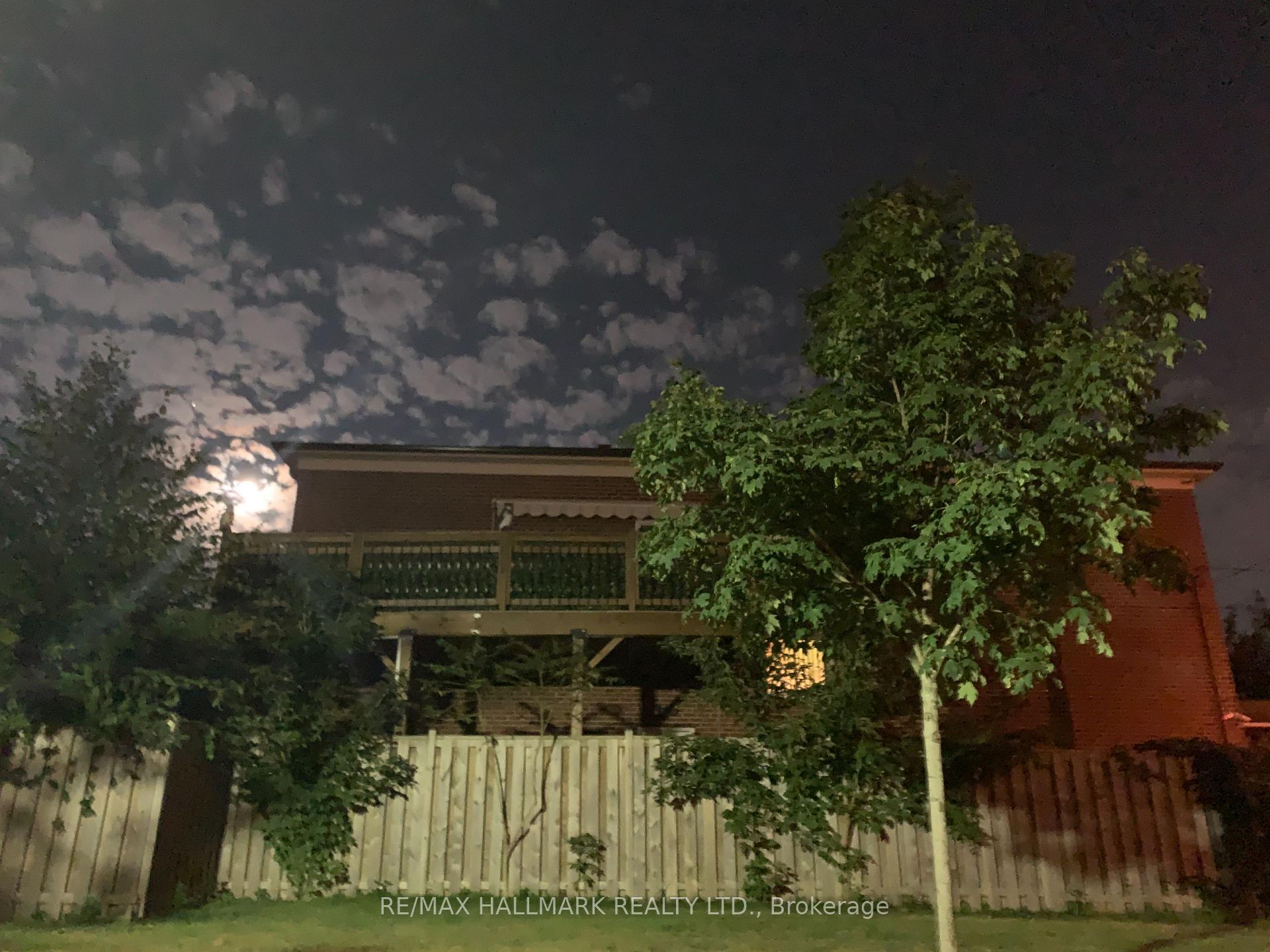 Front of 263 Oak Park Avenue