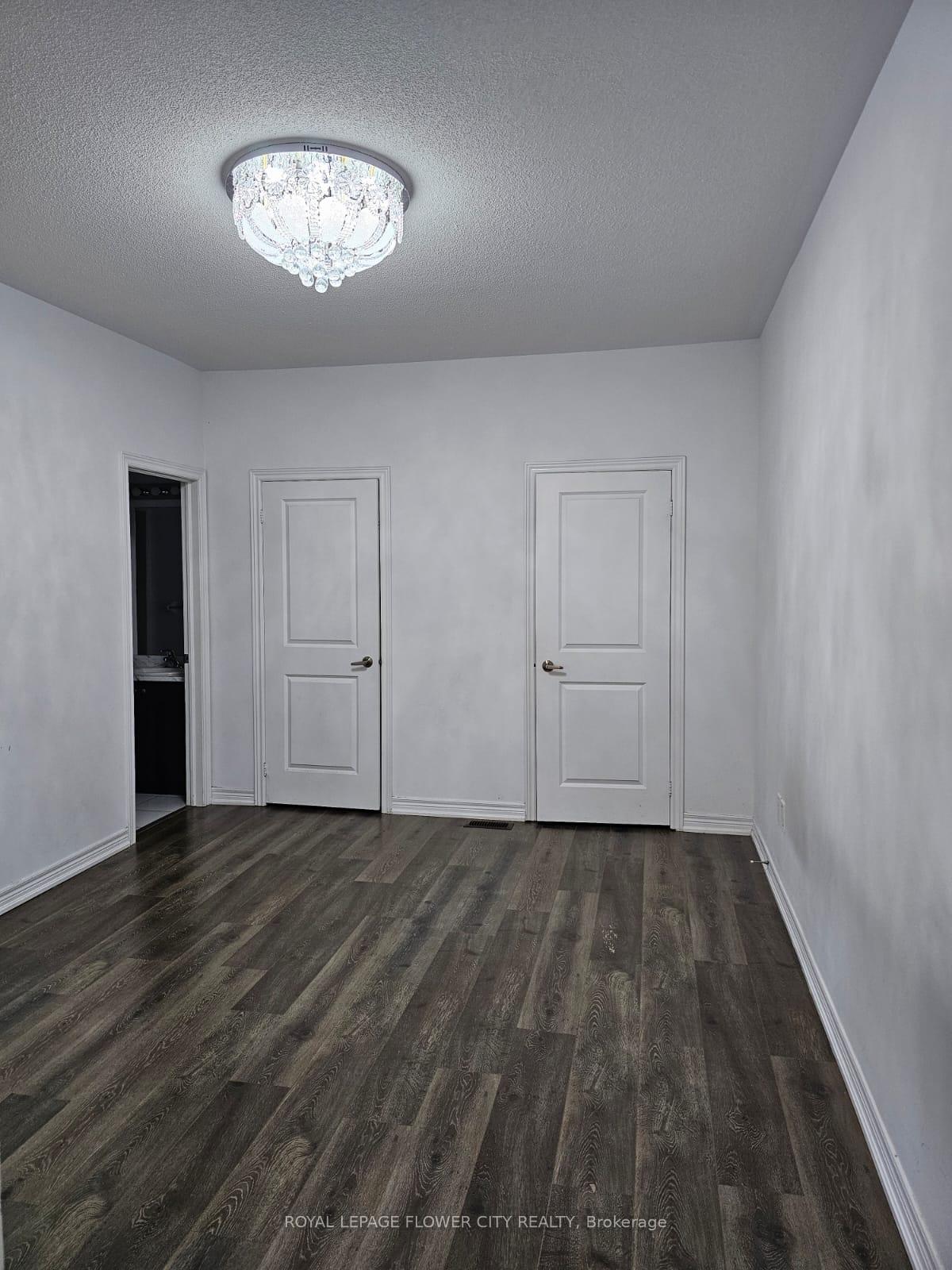 Photo 11 of 55 Fruitvale Circle, Brampton, Northwest Brampton — HOMEH