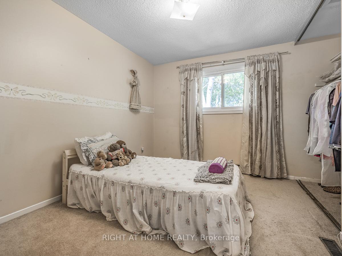 Photo 16 of 1915 Faylee Crescent, Pickering, Liverpool — HOMEH