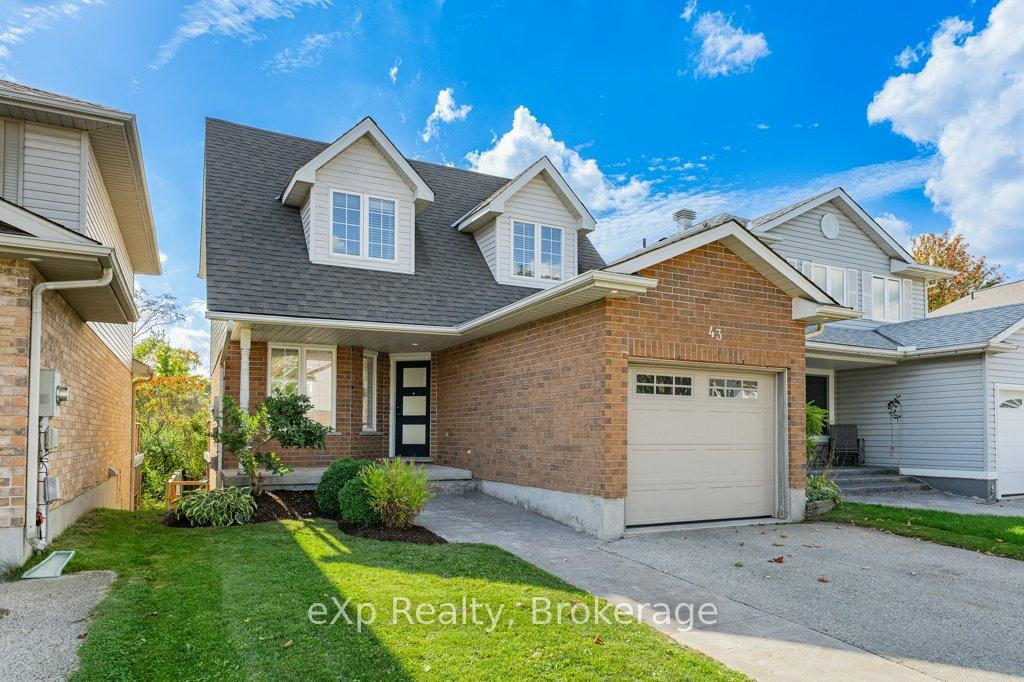 Photo 5 of 43 Boulder Crescent, Guelph, Clairfields/Hanlon Business Park — HOMEH
