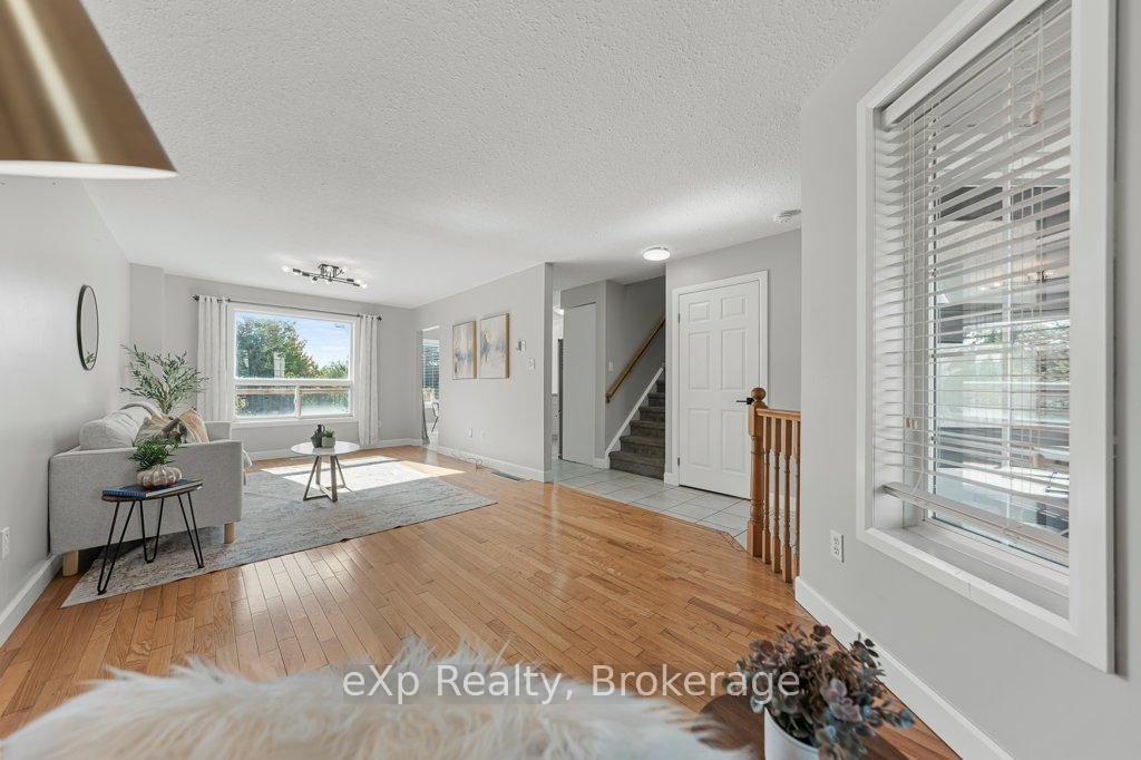 Photo 9 of 43 Boulder Crescent, Guelph, Clairfields/Hanlon Business Park — HOMEH