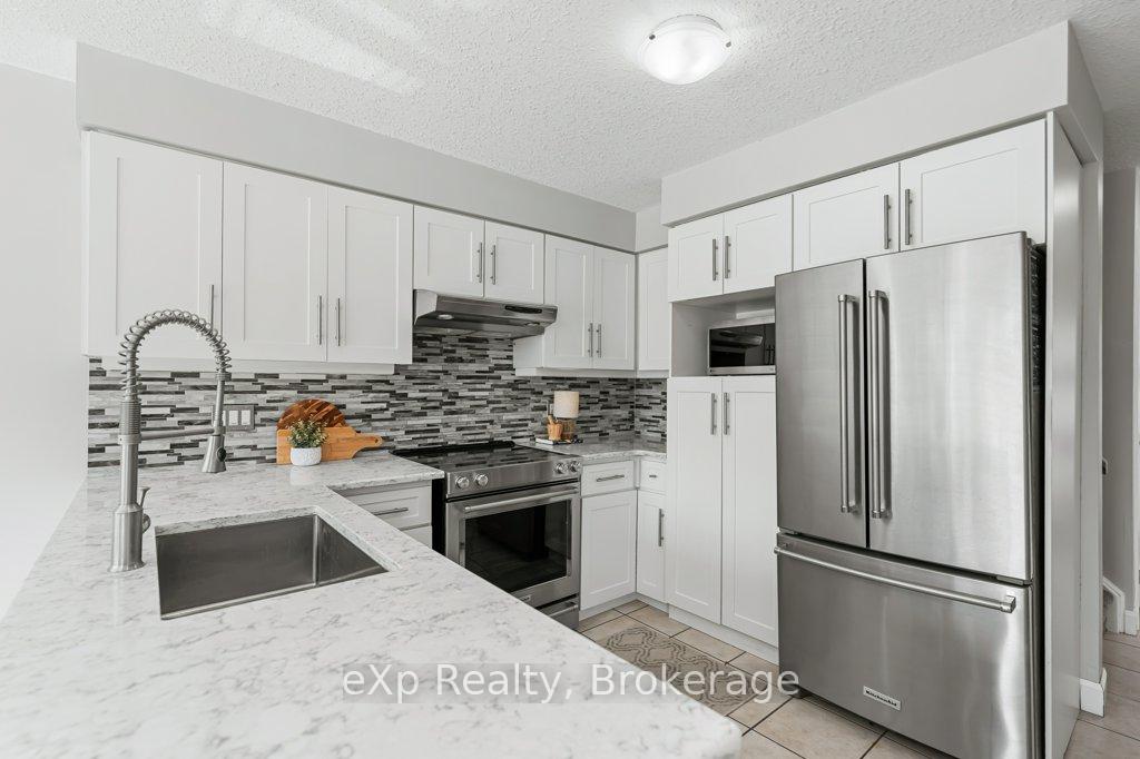 Photo 14 of 43 Boulder Crescent, Guelph, Clairfields/Hanlon Business Park — HOMEH