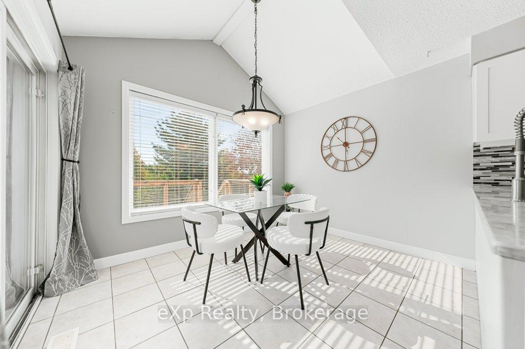Photo 15 of 43 Boulder Crescent, Guelph, Clairfields/Hanlon Business Park — HOMEH