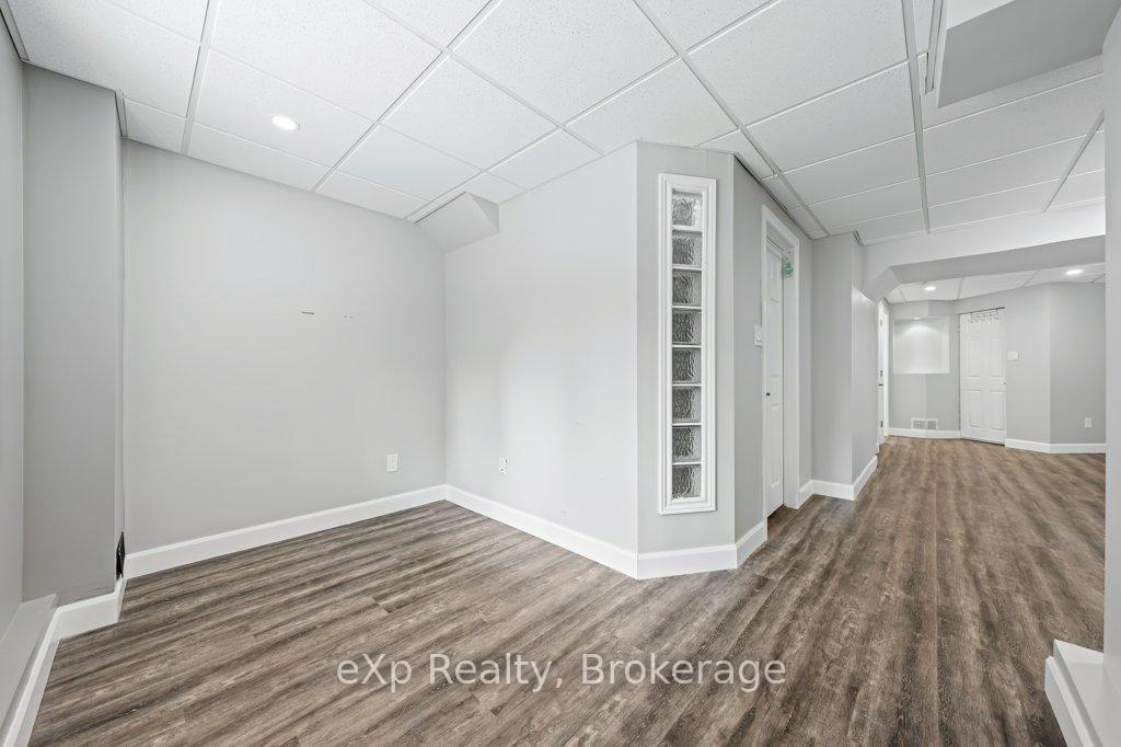 Photo 30 of 43 Boulder Crescent, Guelph, Clairfields/Hanlon Business Park — HOMEH