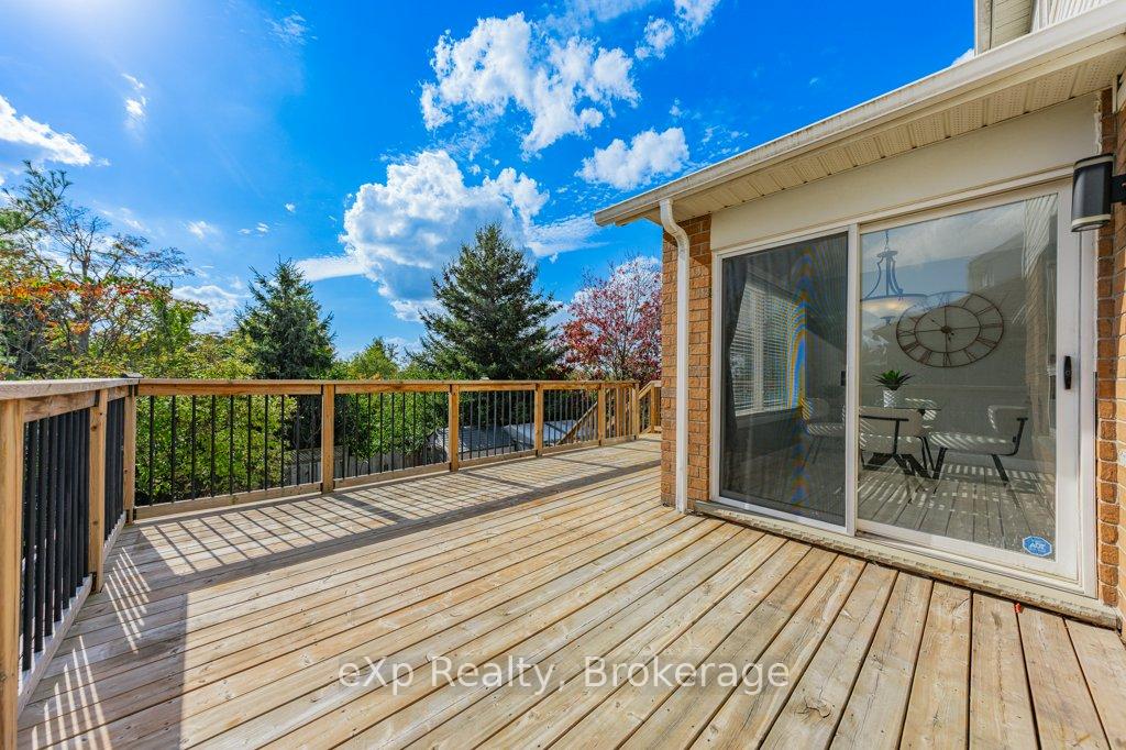 Photo 32 of 43 Boulder Crescent, Guelph, Clairfields/Hanlon Business Park — HOMEH