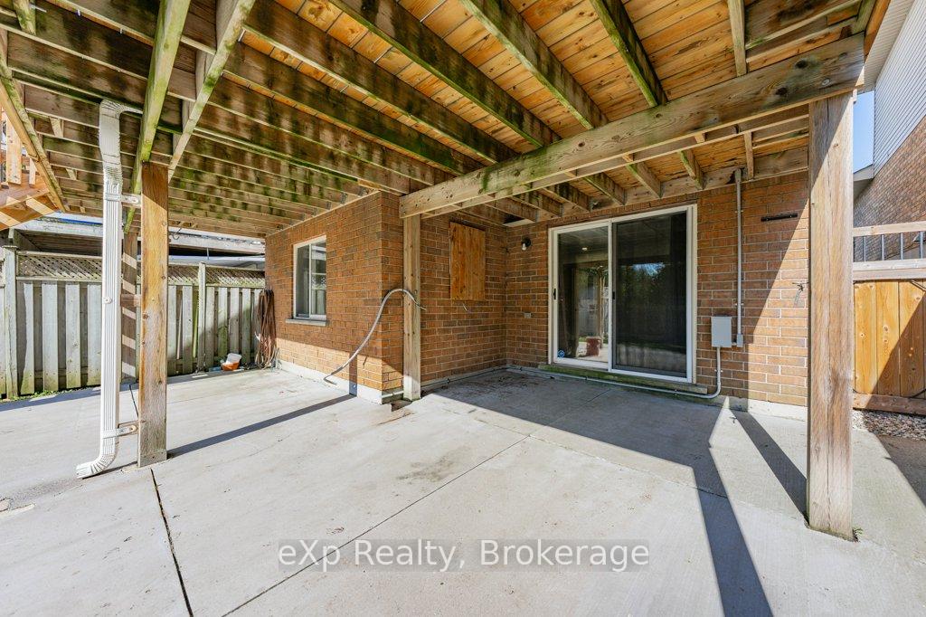 Photo 35 of 43 Boulder Crescent, Guelph, Clairfields/Hanlon Business Park — HOMEH