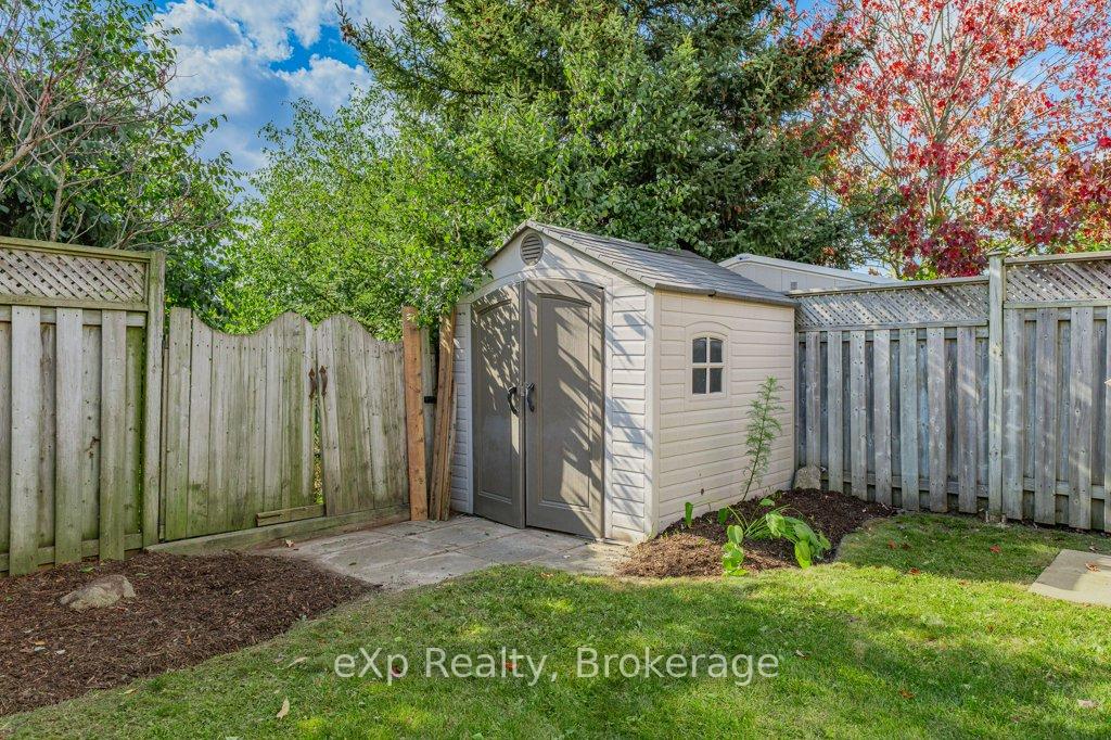 Photo 38 of 43 Boulder Crescent, Guelph, Clairfields/Hanlon Business Park — HOMEH