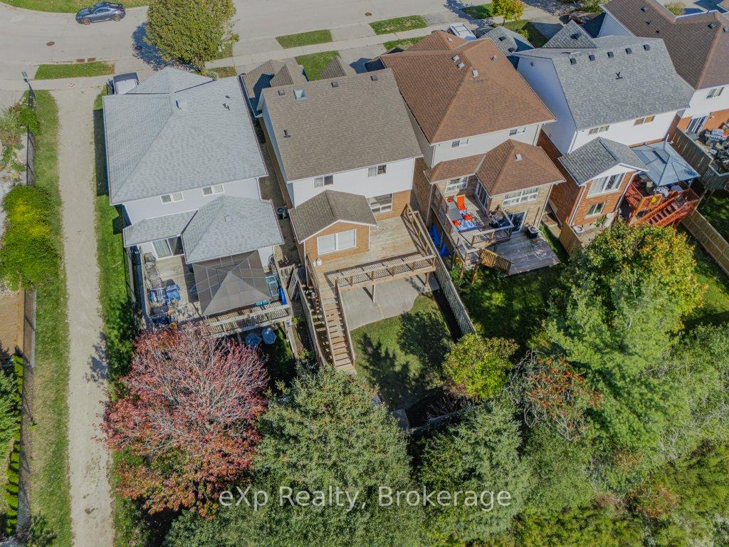 Photo 42 of 43 Boulder Crescent, Guelph, Clairfields/Hanlon Business Park — HOMEH