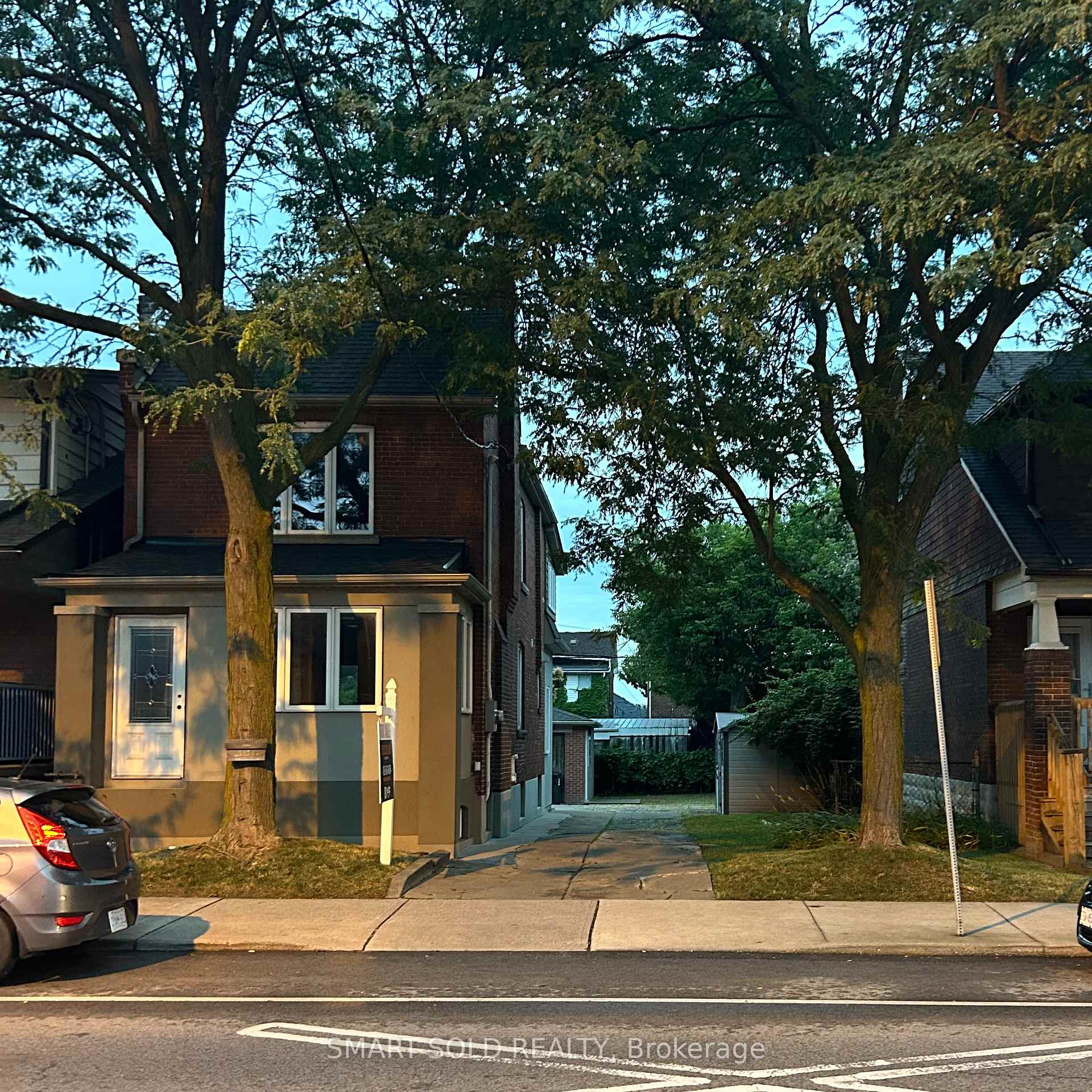 Front of 295 Oakwood Avenue