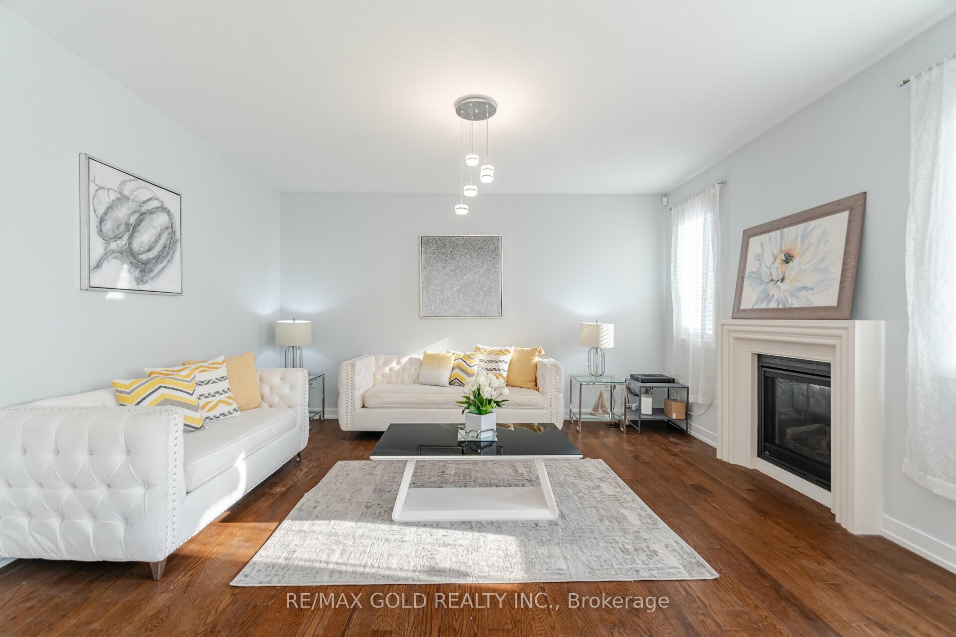 Photo 12 of 72 Russell Creek Drive, Brampton, Sandringham-Wellington North — HOMEH