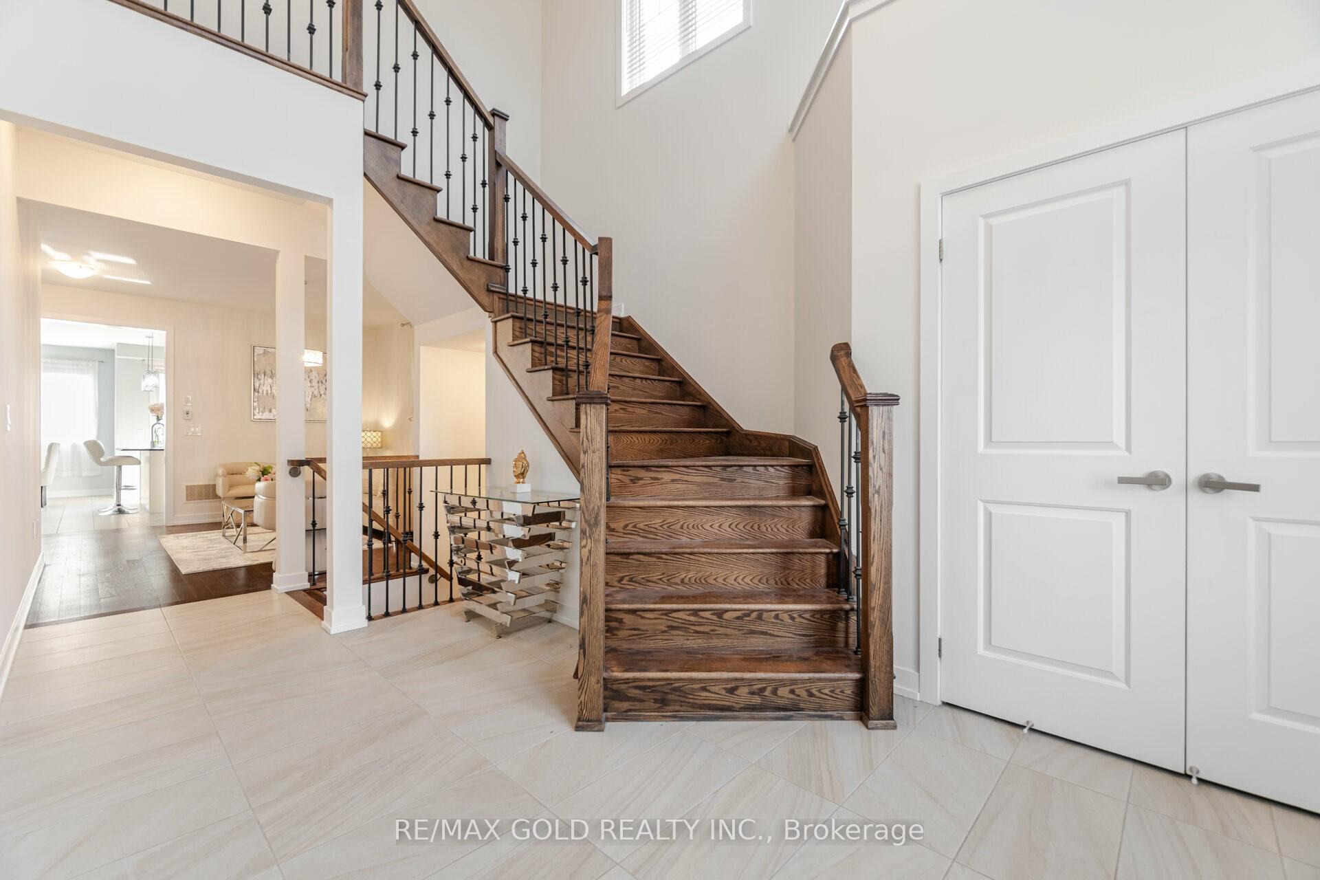 Photo 16 of 72 Russell Creek Drive, Brampton, Sandringham-Wellington North — HOMEH
