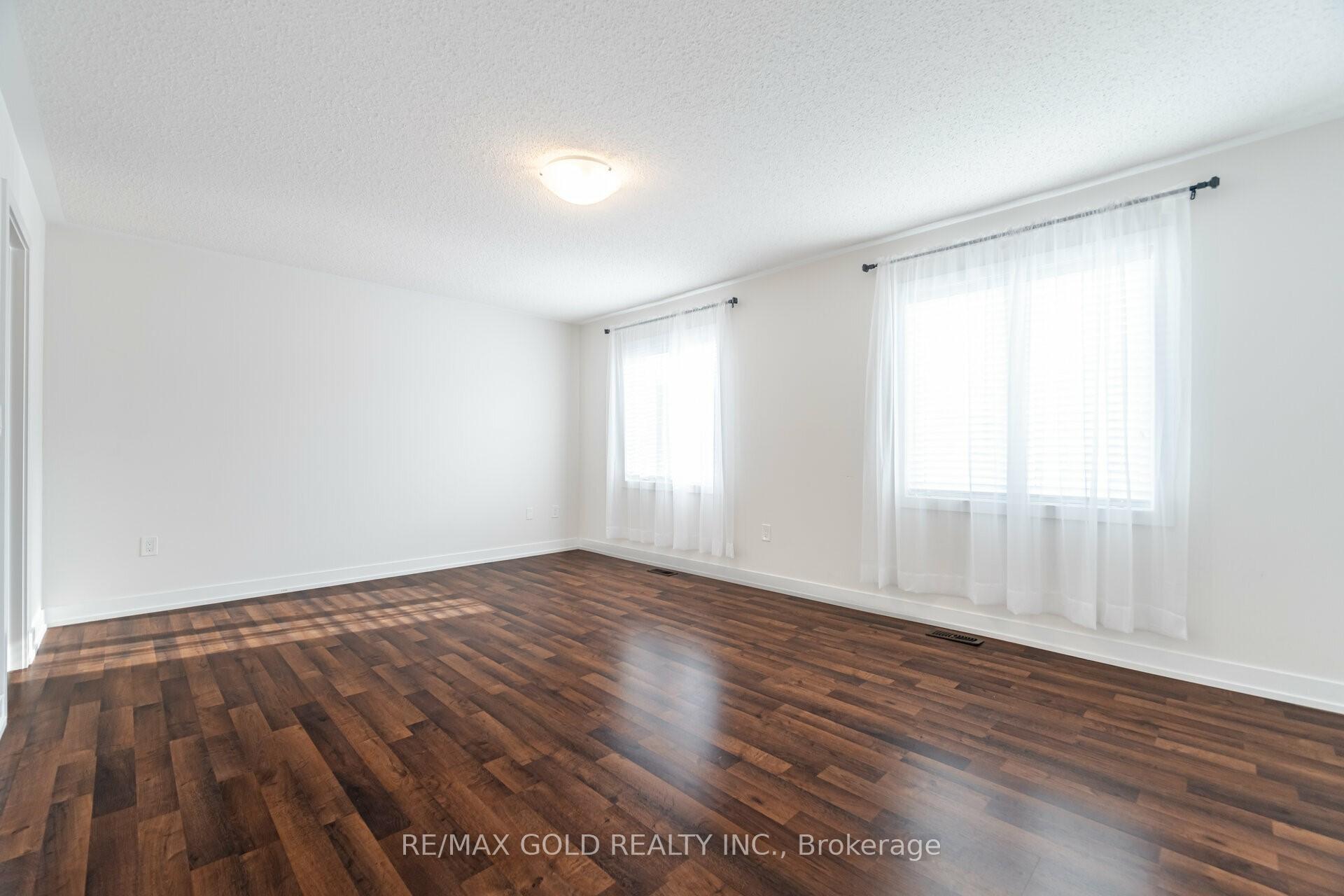 Photo 17 of 72 Russell Creek Drive, Brampton, Sandringham-Wellington North — HOMEH