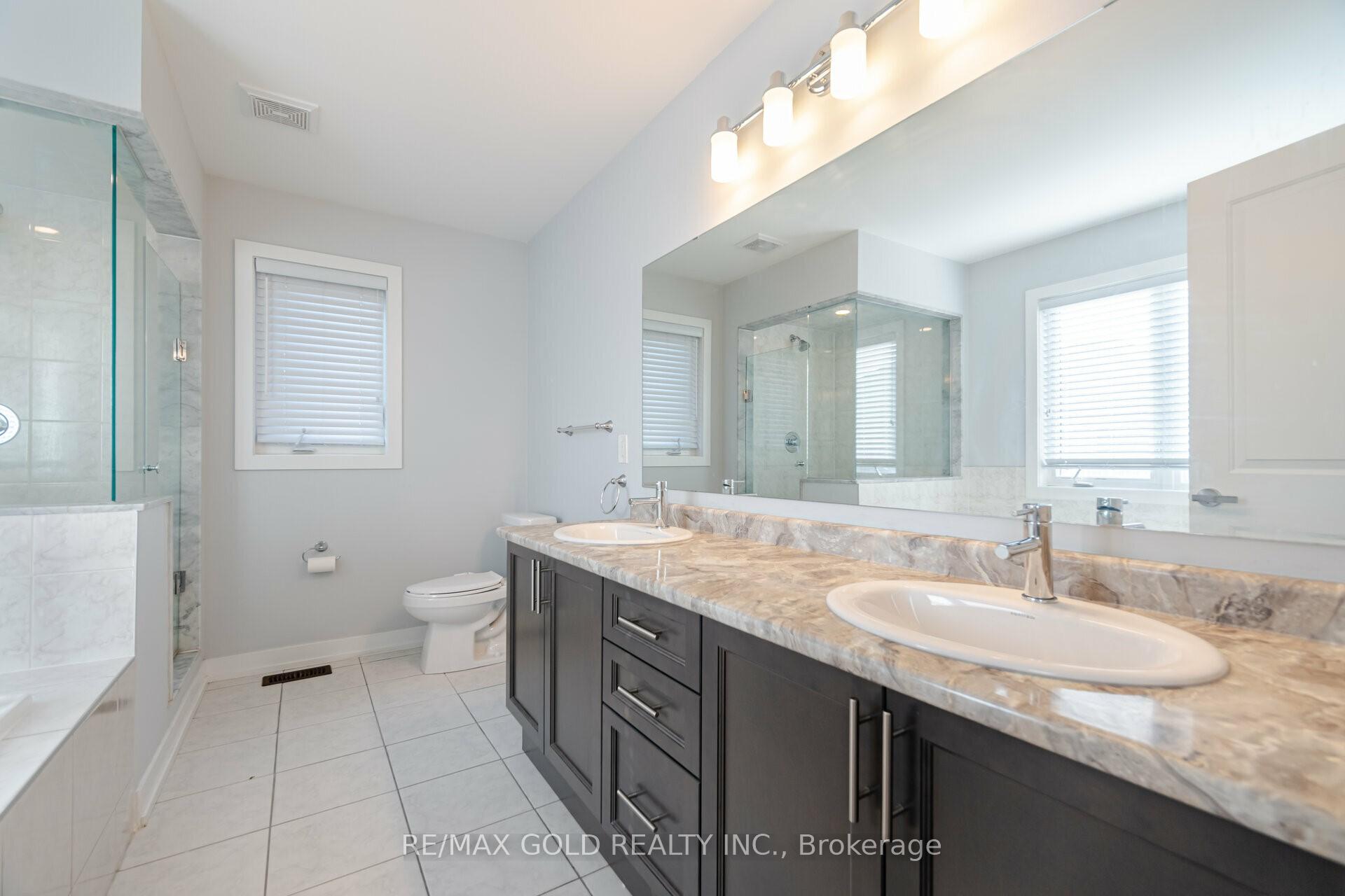 Photo 18 of 72 Russell Creek Drive, Brampton, Sandringham-Wellington North — HOMEH