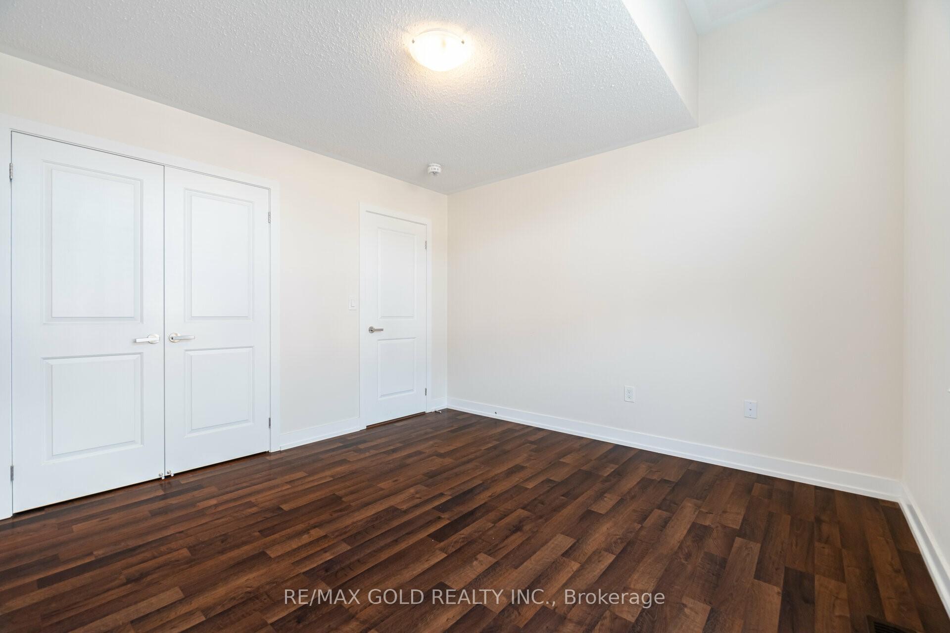 Photo 19 of 72 Russell Creek Drive, Brampton, Sandringham-Wellington North — HOMEH