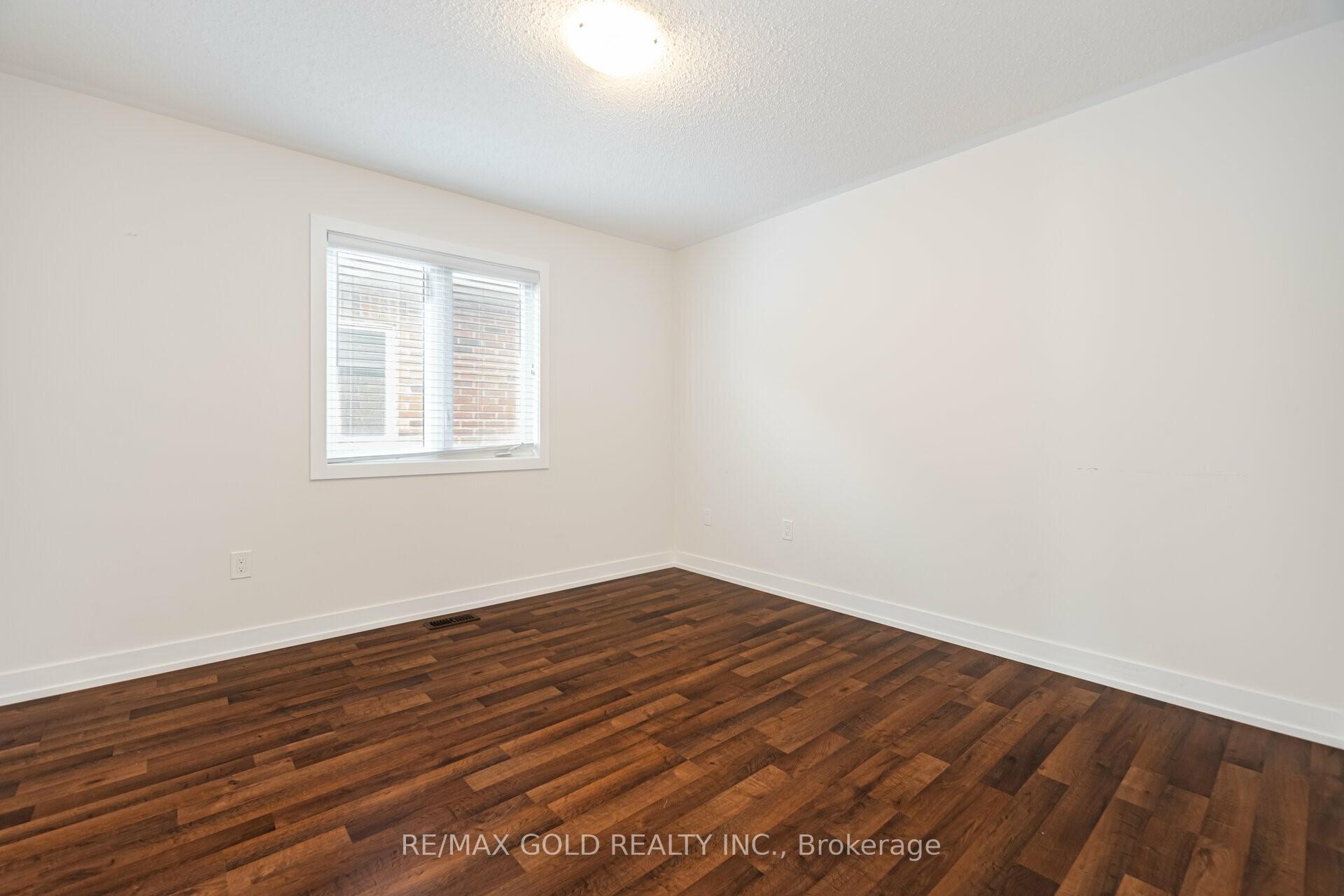 Photo 22 of 72 Russell Creek Drive, Brampton, Sandringham-Wellington North — HOMEH