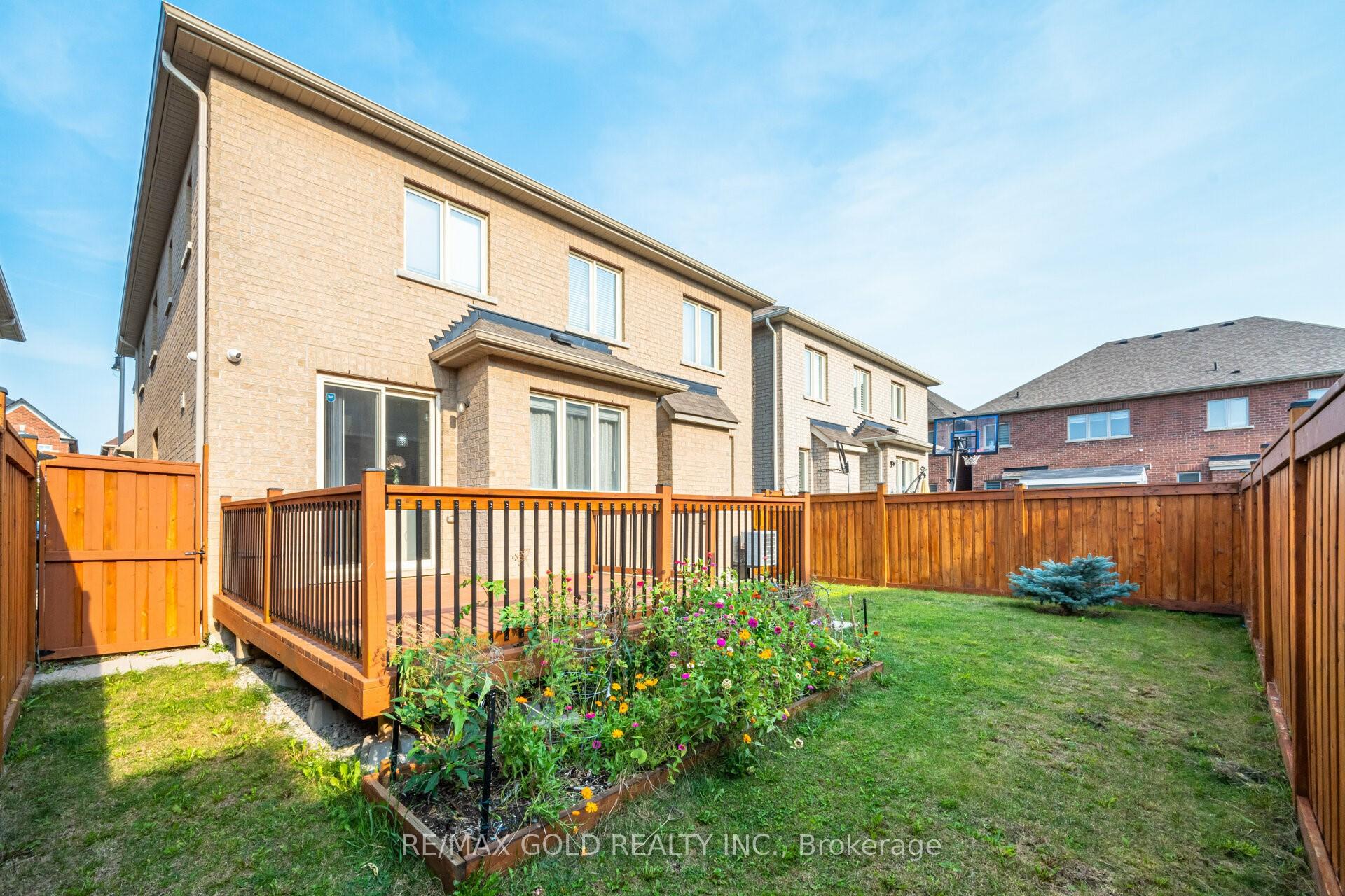 Photo 25 of 72 Russell Creek Drive, Brampton, Sandringham-Wellington North — HOMEH