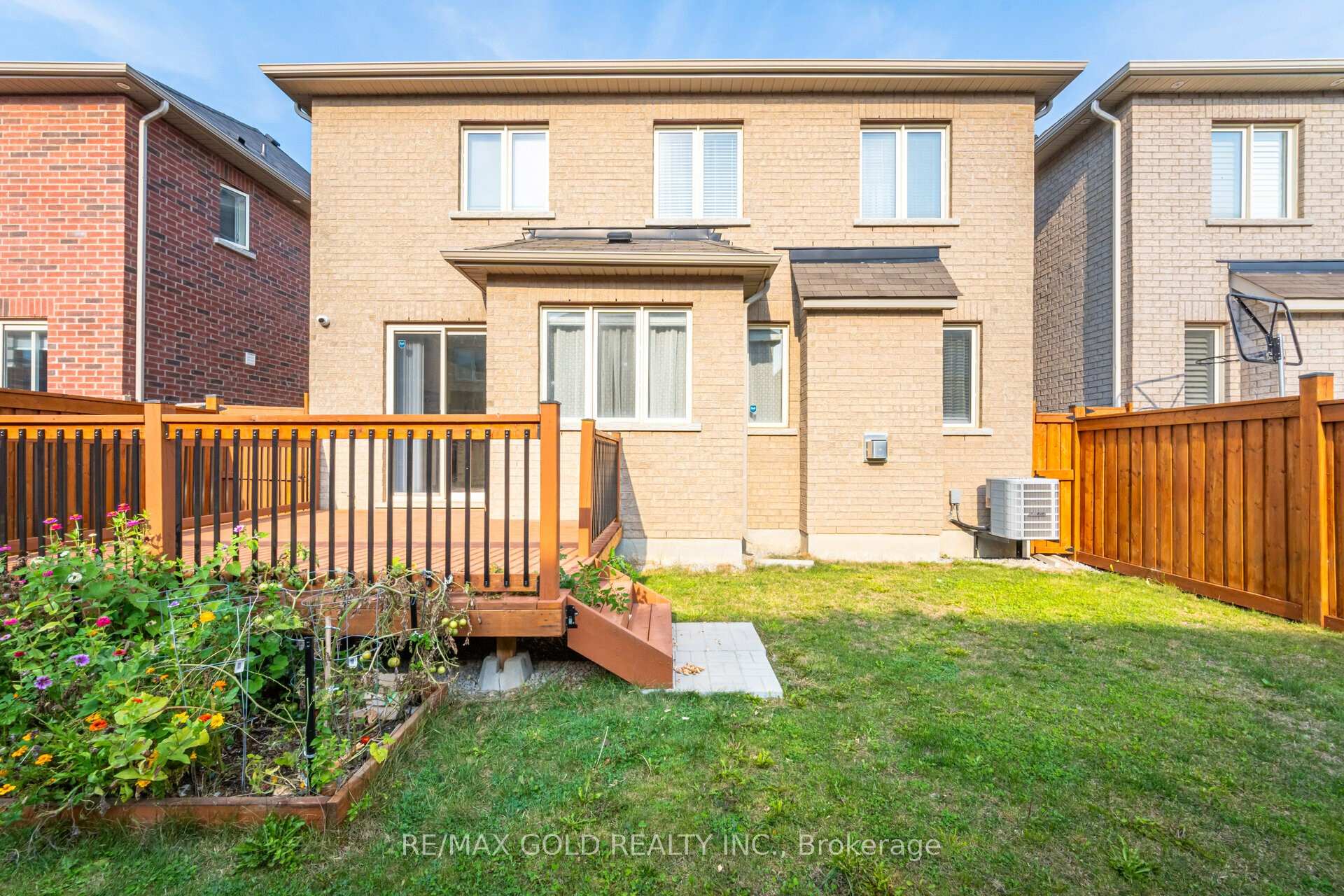 Photo 26 of 72 Russell Creek Drive, Brampton, Sandringham-Wellington North — HOMEH