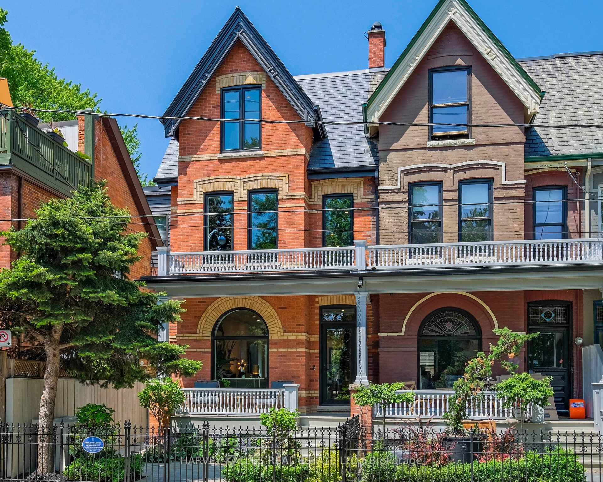 Front of 274 Carlton Street