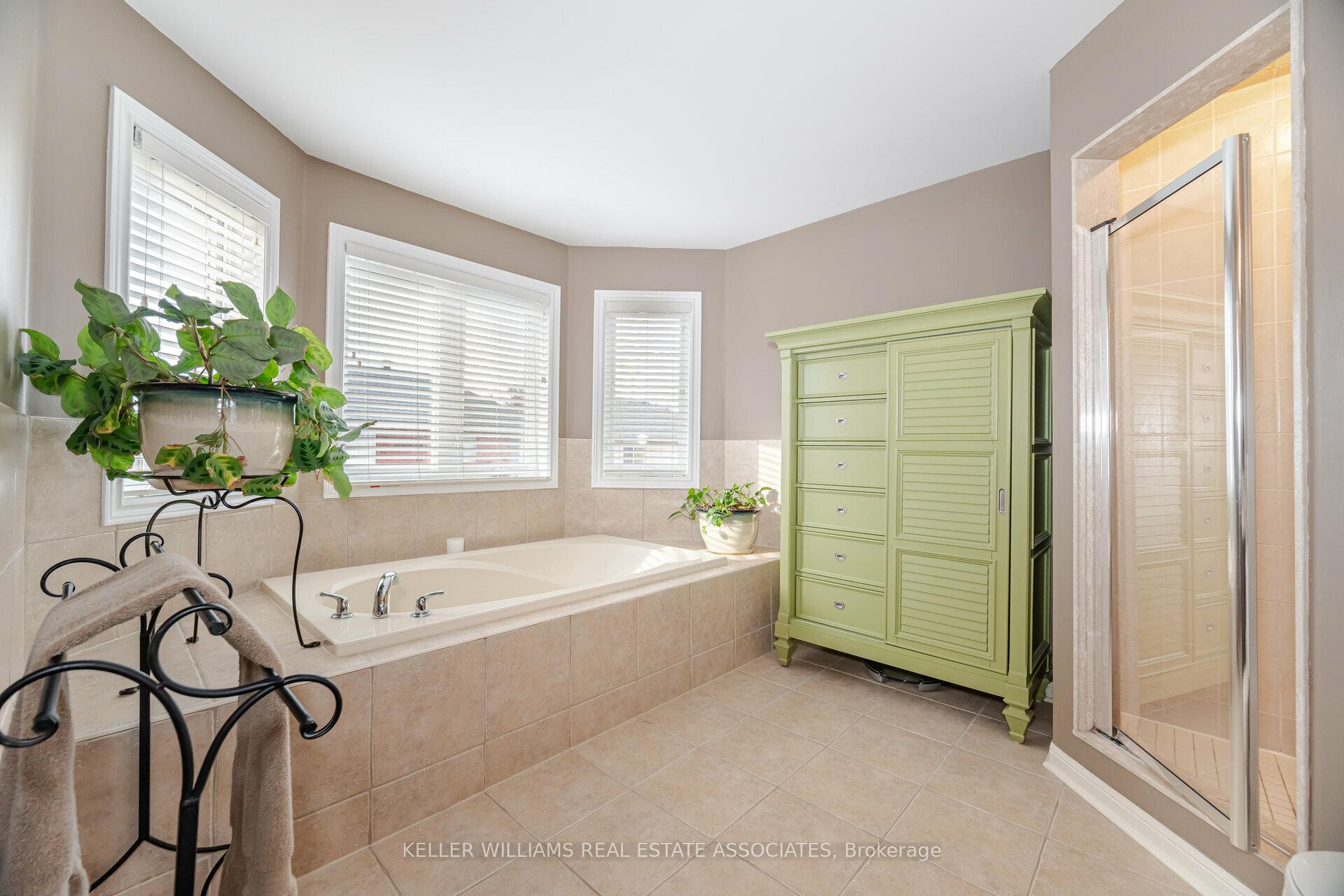 Photo 43 of 4 Listcreek Road, Brampton, Vales of Castlemore — HOMEH