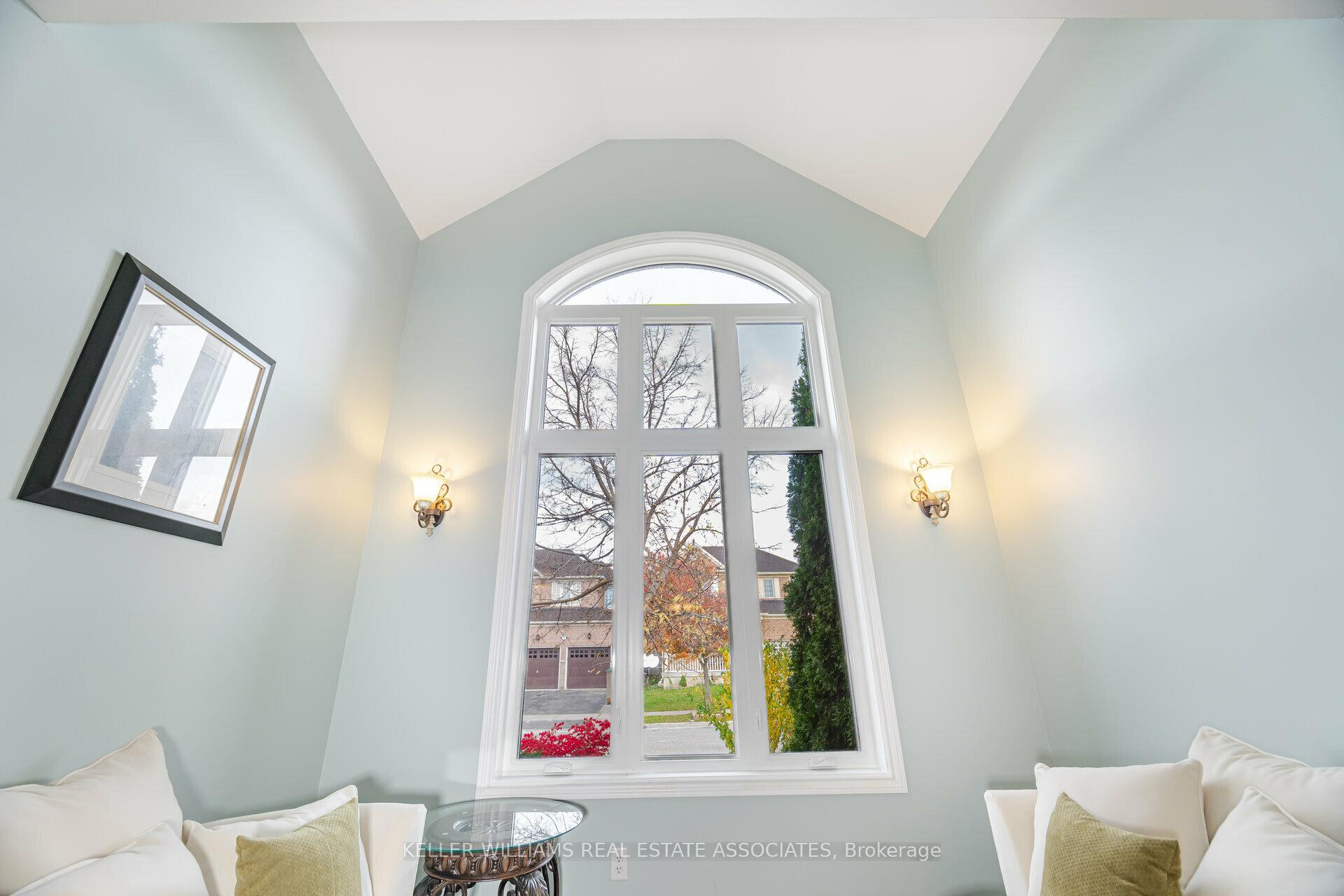 Photo 6 of 4 Listcreek Road, Brampton, Vales of Castlemore — HOMEH