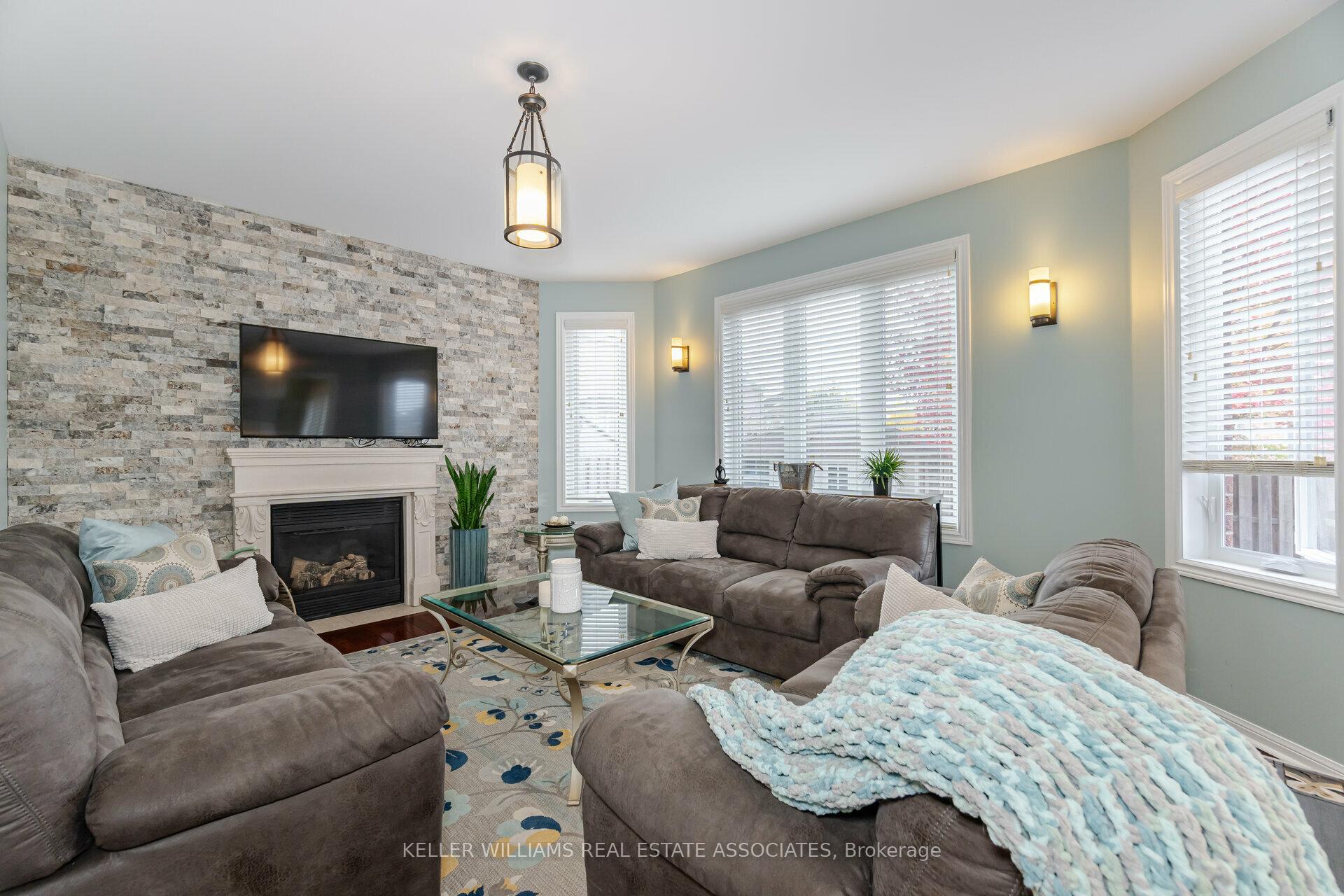 Photo 10 of 4 Listcreek Road, Brampton, Vales of Castlemore — HOMEH