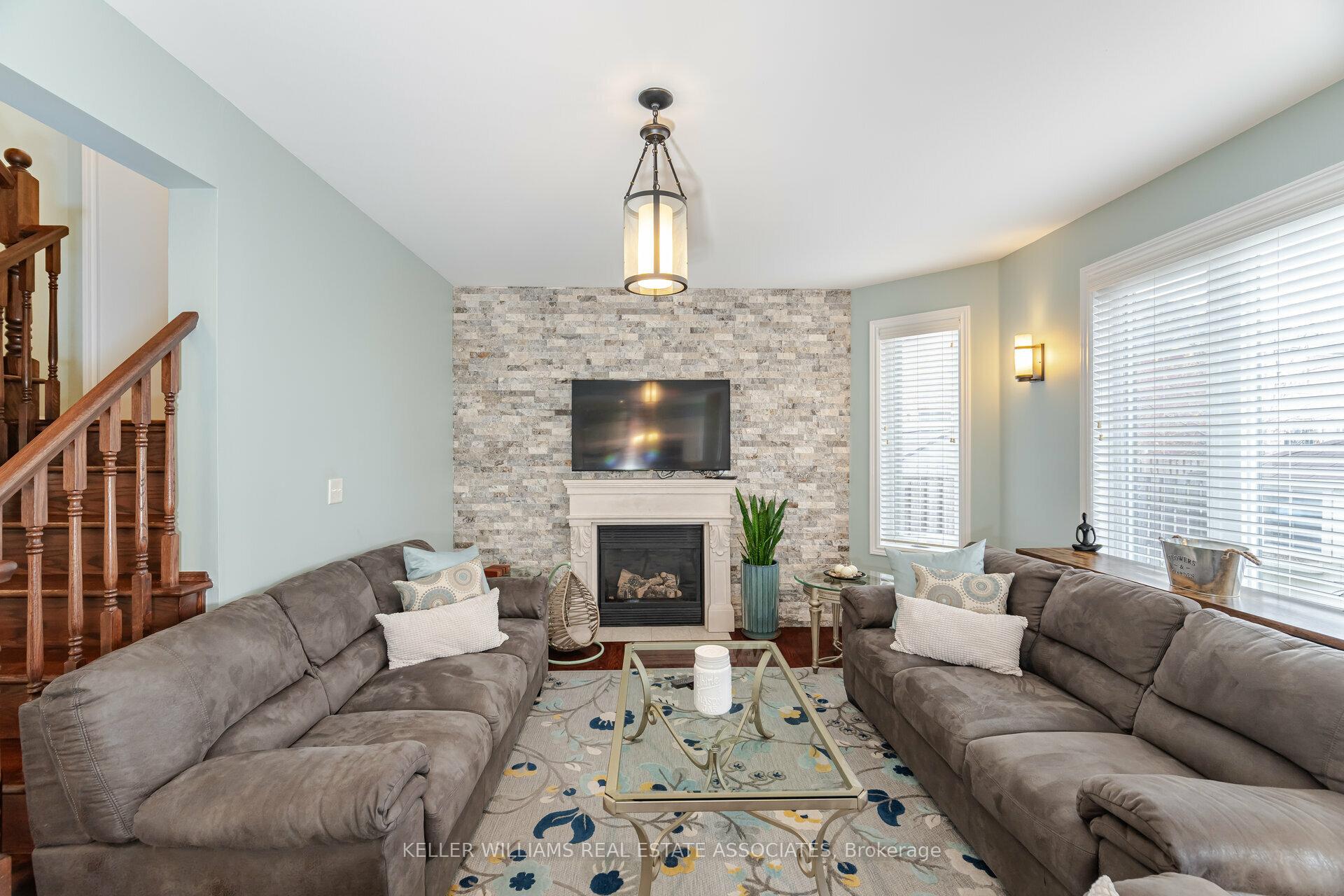 Photo 11 of 4 Listcreek Road, Brampton, Vales of Castlemore — HOMEH