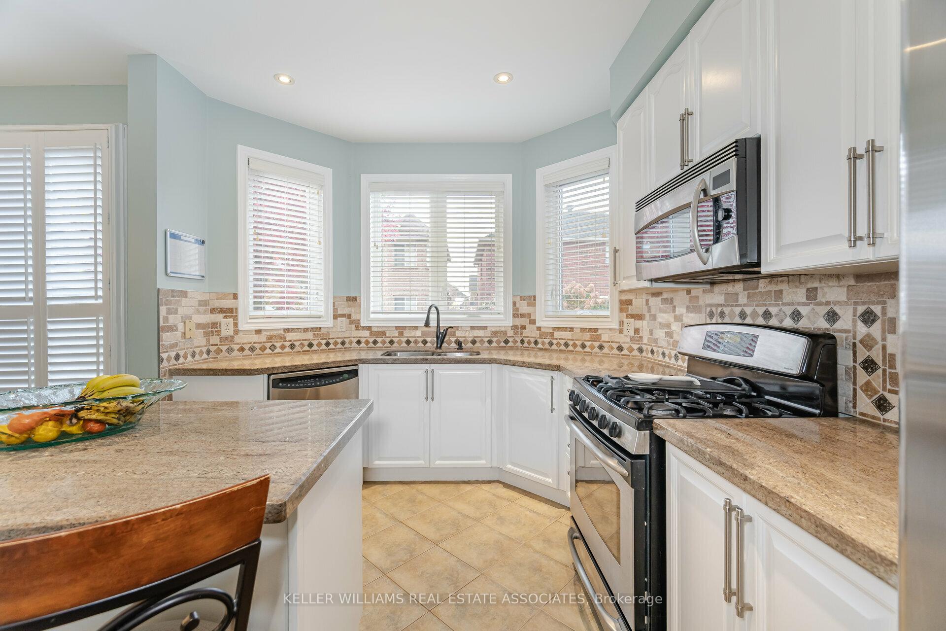 Photo 17 of 4 Listcreek Road, Brampton, Vales of Castlemore — HOMEH