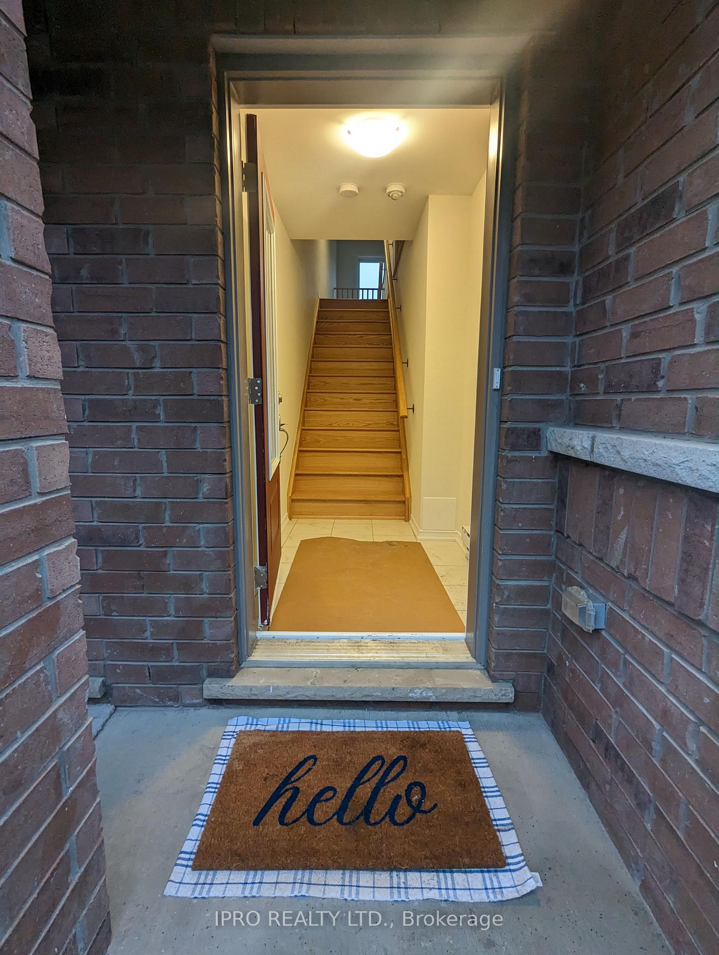 Photo 2 of 2664 Magdalen Path, Oshawa, Windfields — HOMEH