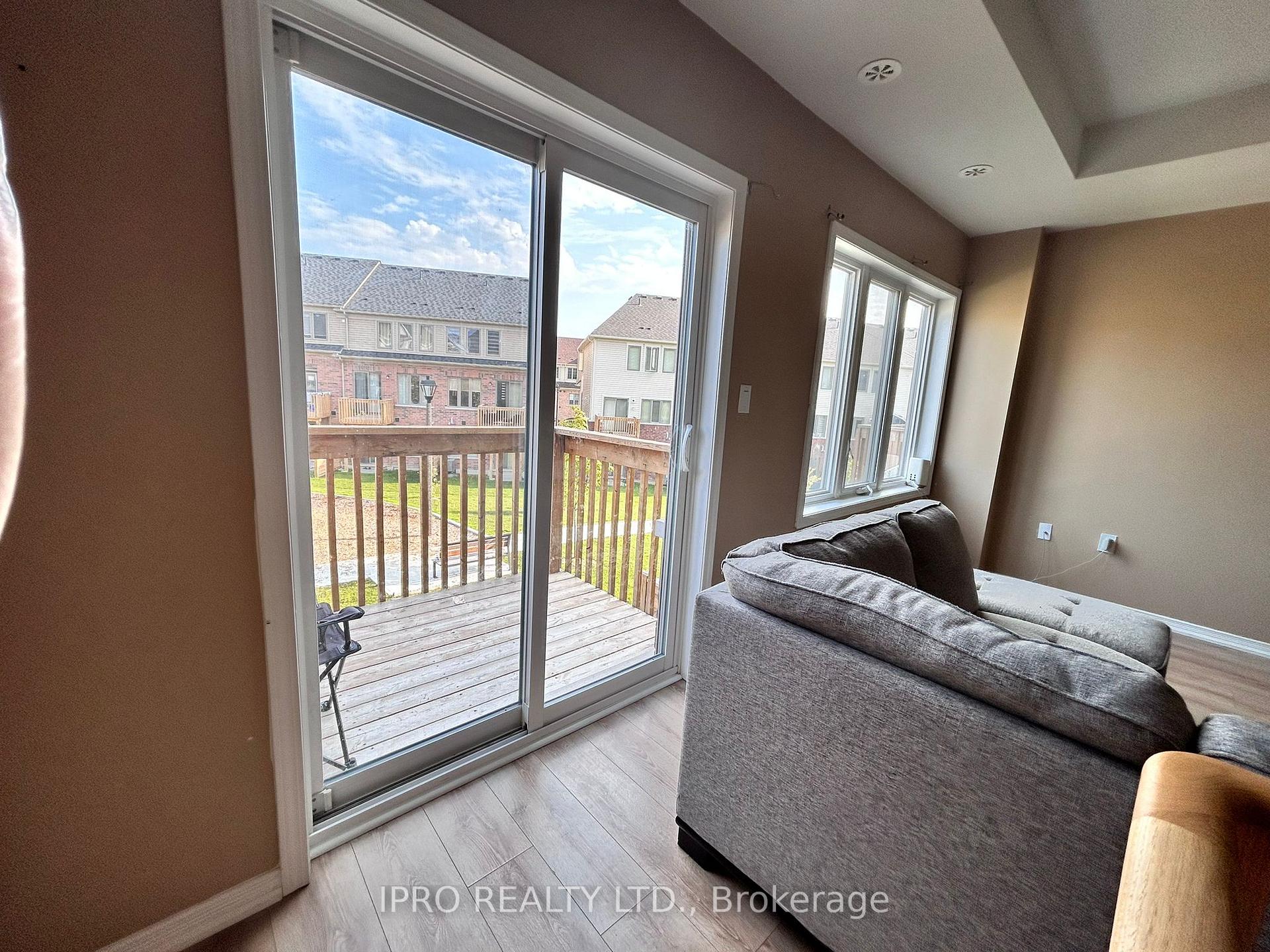 Photo 4 of 2664 Magdalen Path, Oshawa, Windfields — HOMEH