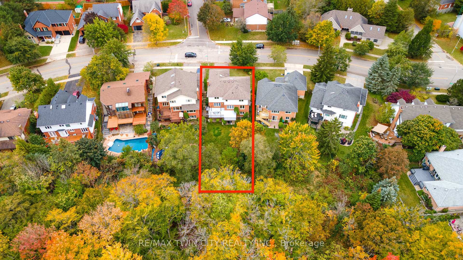 Photo 2 of 602 Beechwood Drive, Waterloo — HOMEH