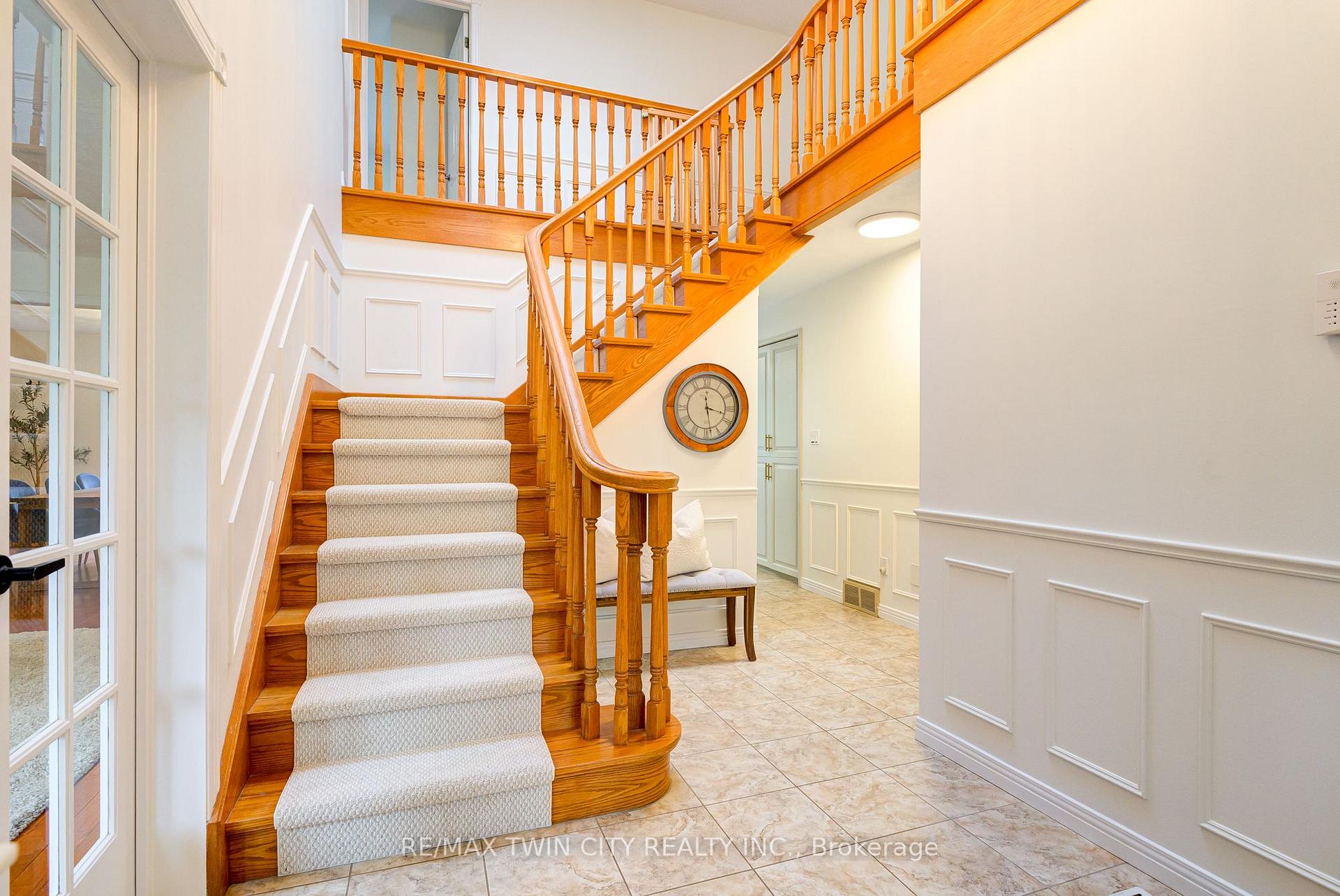 Photo 4 of 602 Beechwood Drive, Waterloo — HOMEH