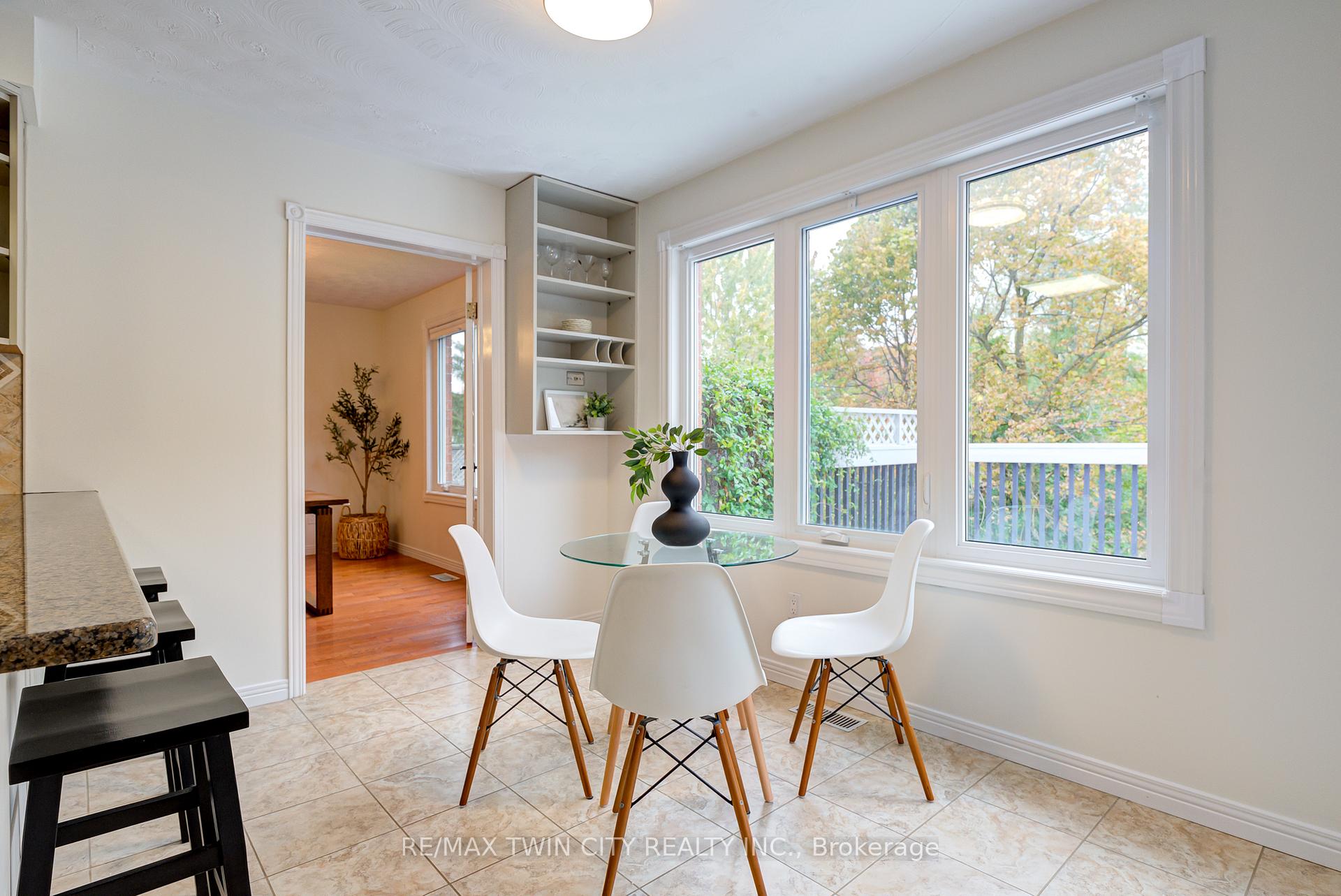 Photo 13 of 602 Beechwood Drive, Waterloo — HOMEH