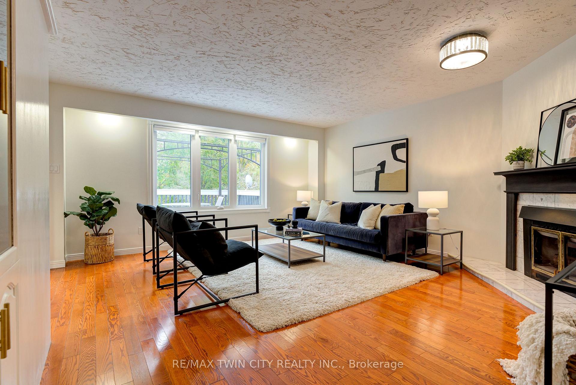 Photo 15 of 602 Beechwood Drive, Waterloo — HOMEH