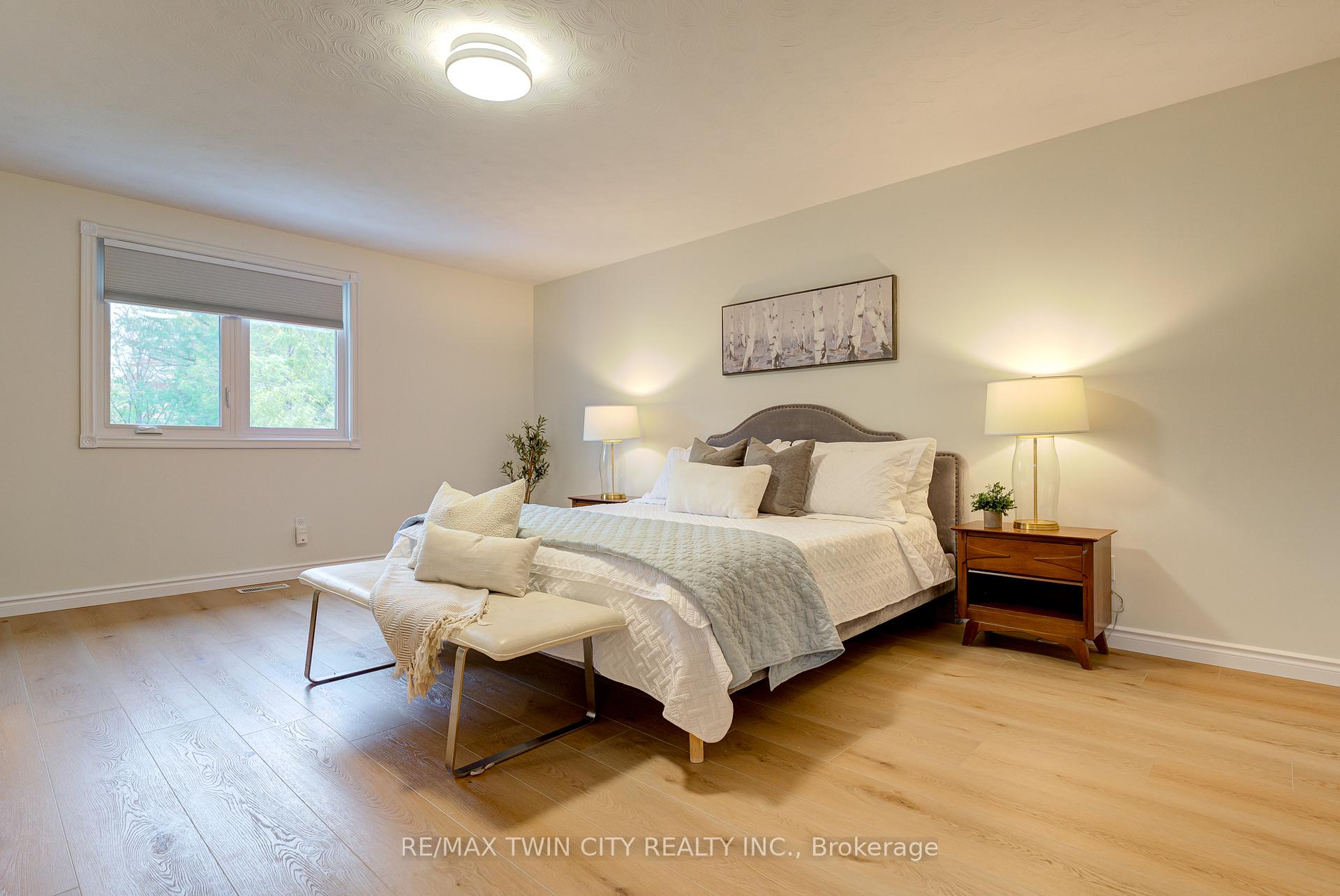 Photo 23 of 602 Beechwood Drive, Waterloo — HOMEH