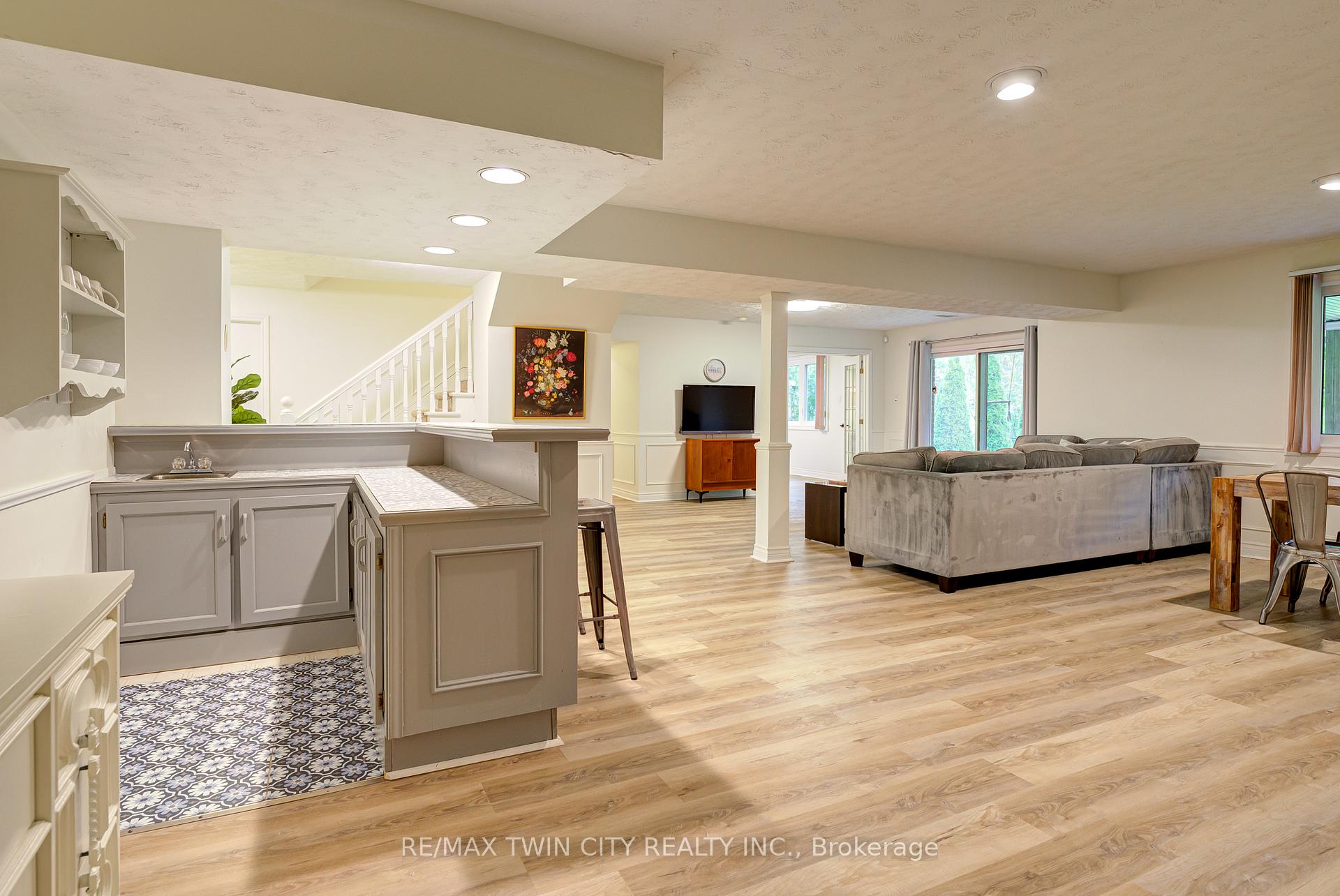 Photo 31 of 602 Beechwood Drive, Waterloo — HOMEH