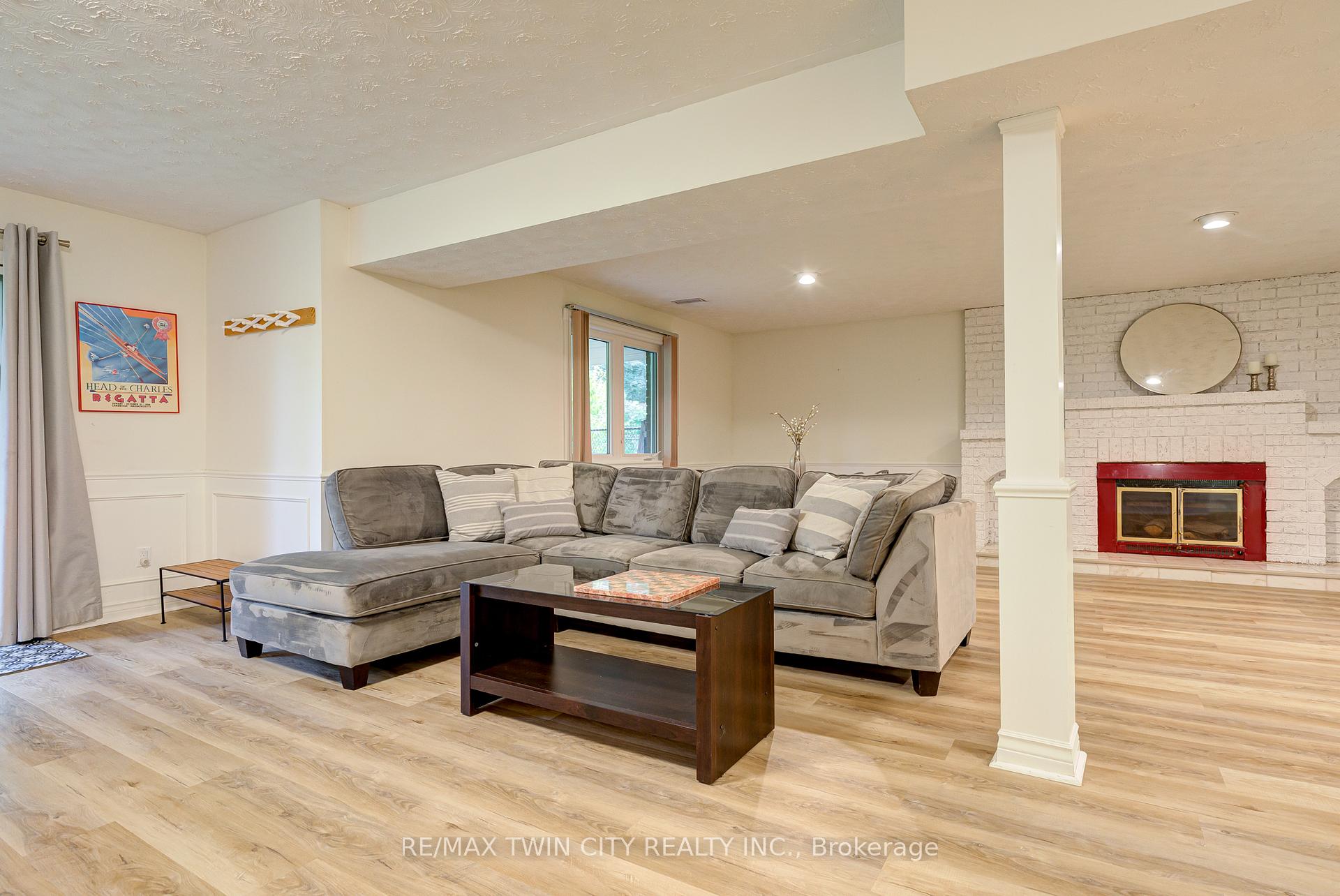 Photo 33 of 602 Beechwood Drive, Waterloo — HOMEH