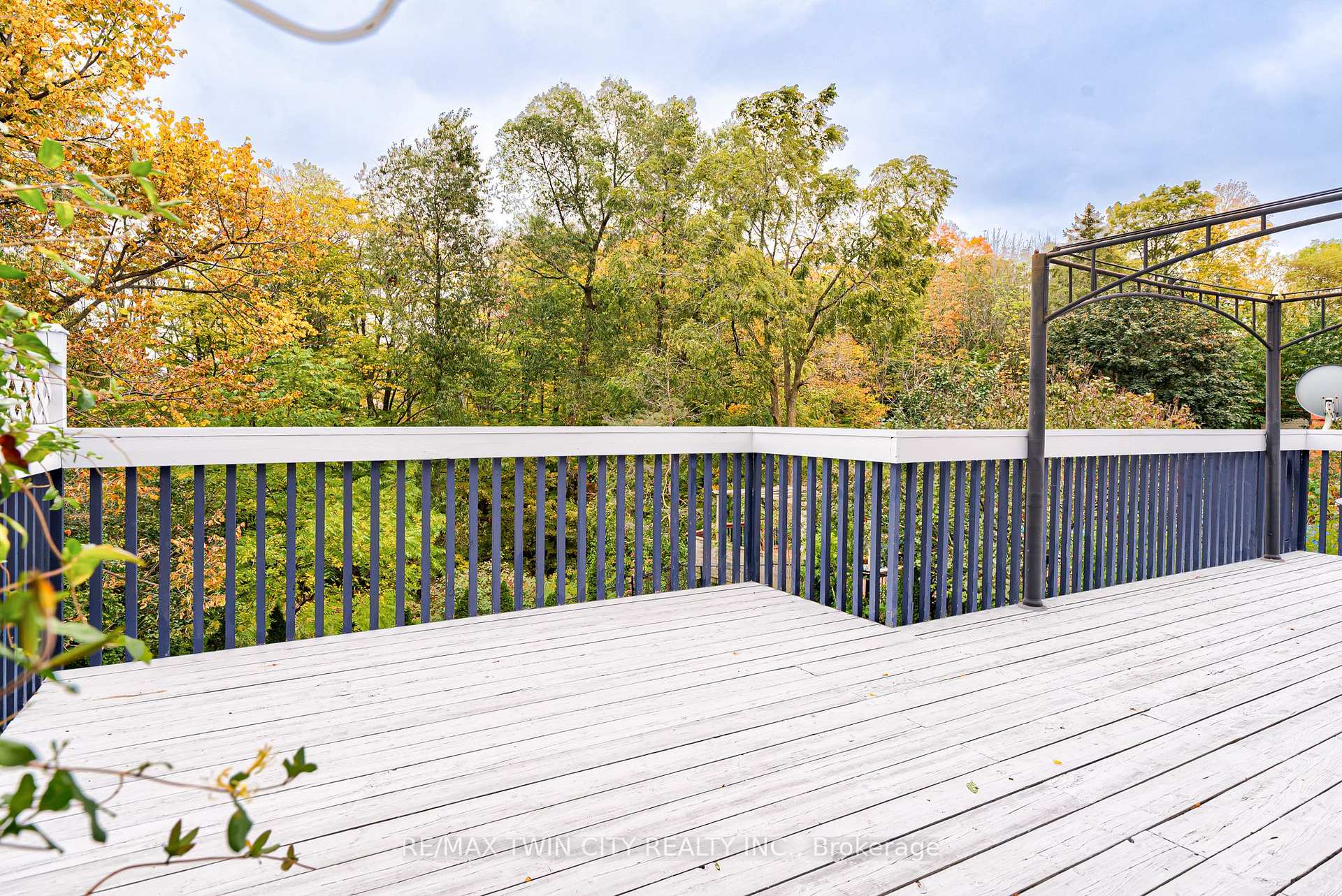 Photo 38 of 602 Beechwood Drive, Waterloo — HOMEH