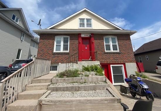 Front of 156 Dunlop Street W