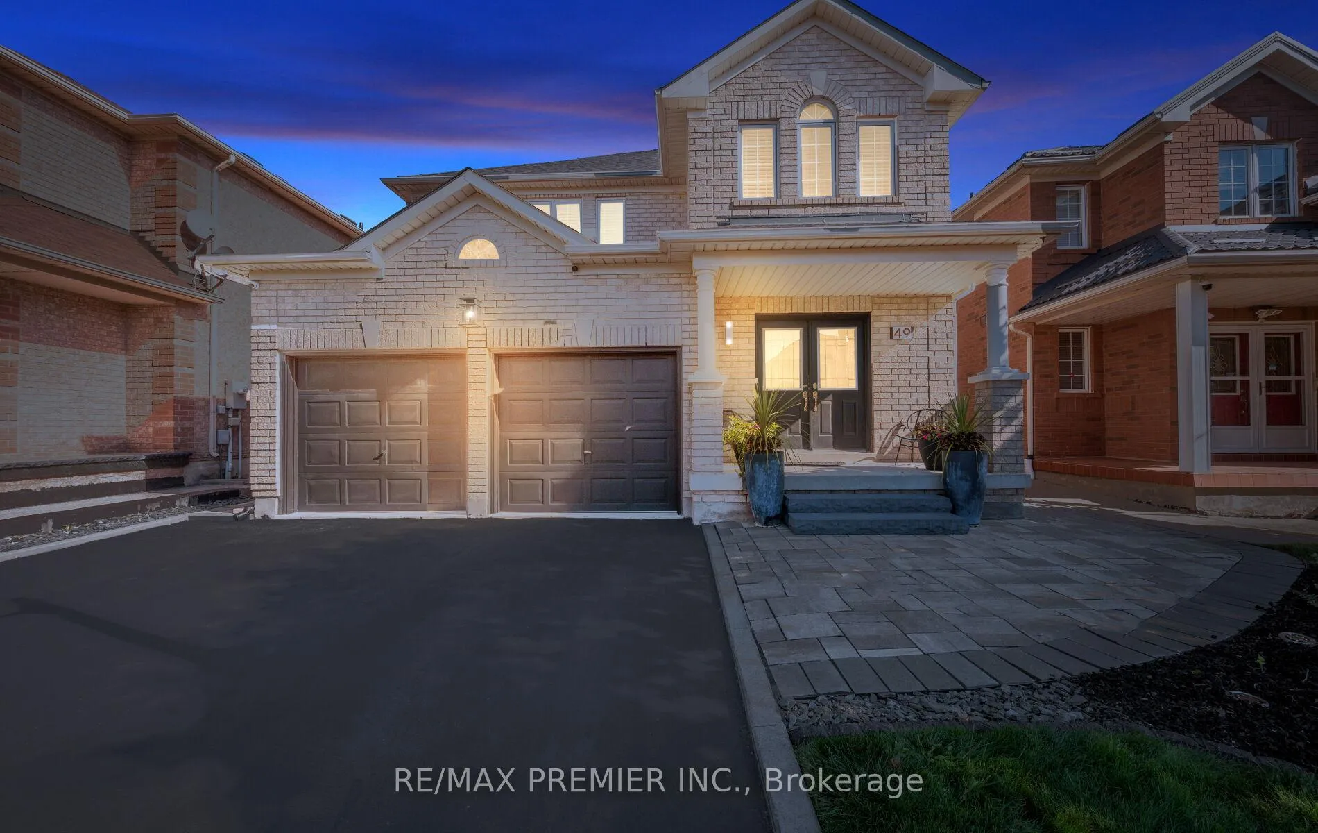 Photo 7 of 49 Fallstar Crescent, Brampton, Fletcher's Meadow — HOMEH