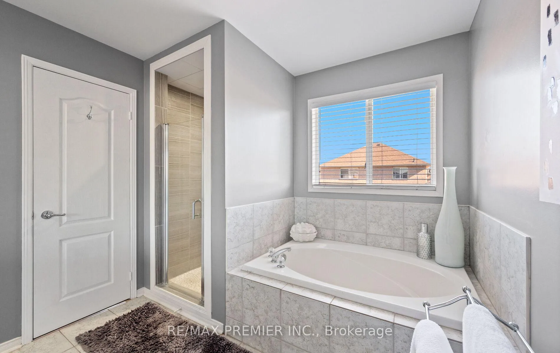 Photo 103 of 49 Fallstar Crescent, Brampton, Fletcher's Meadow — HOMEH