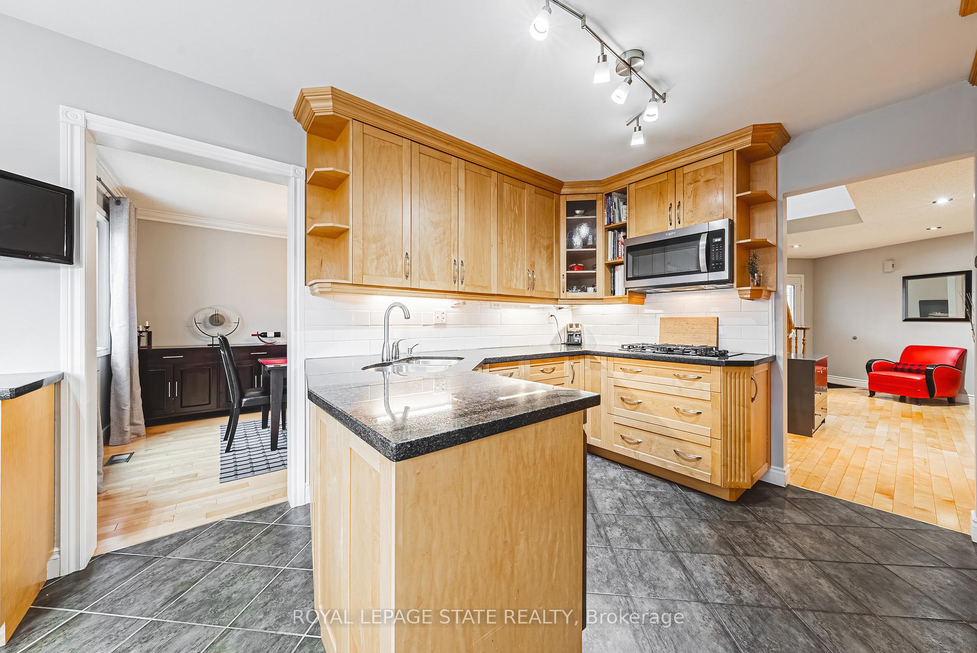 Photo 29 of 145 Dragoon Drive, Hamilton, Crerar — HOMEH