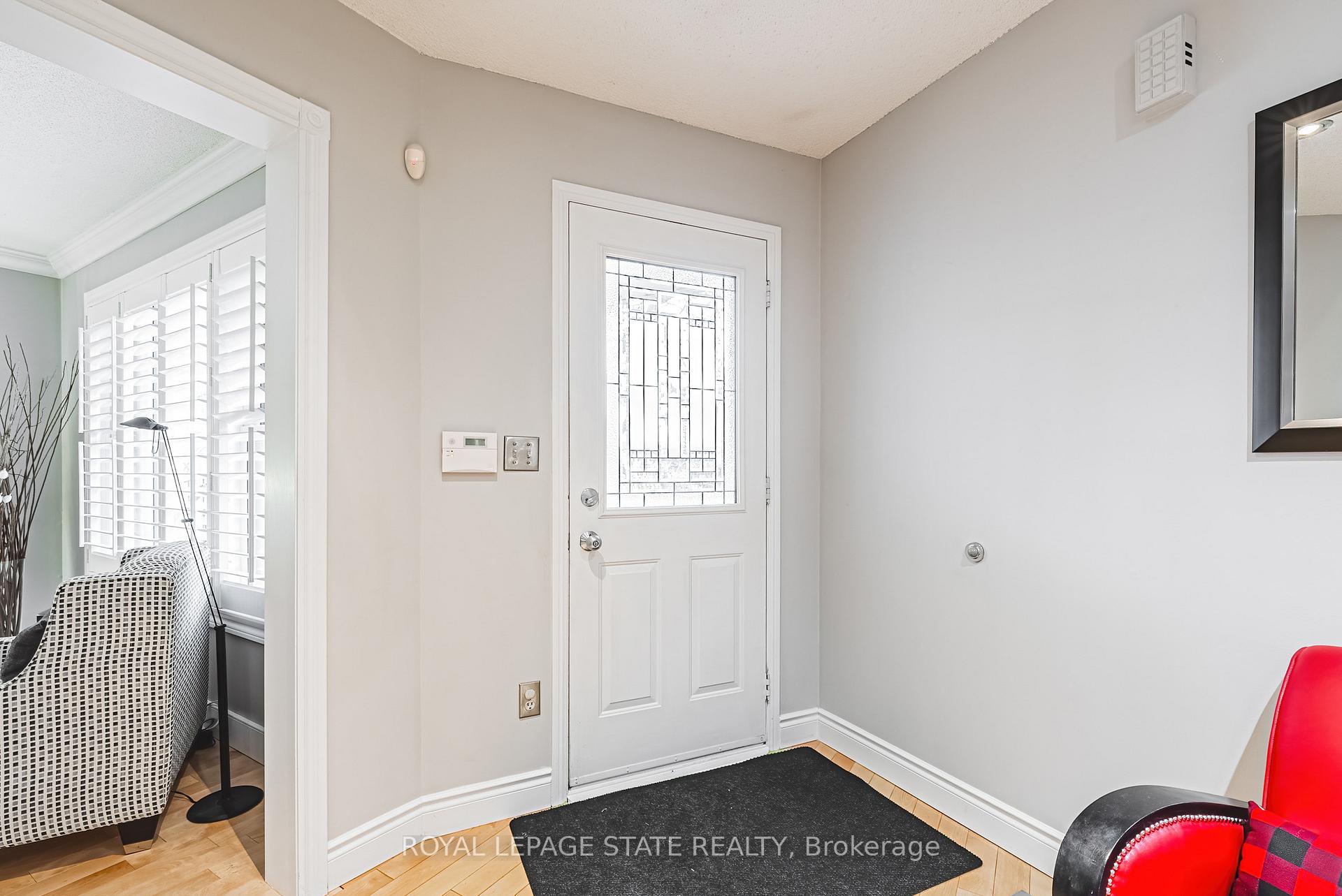 Photo 4 of 145 Dragoon Drive, Hamilton, Crerar — HOMEH