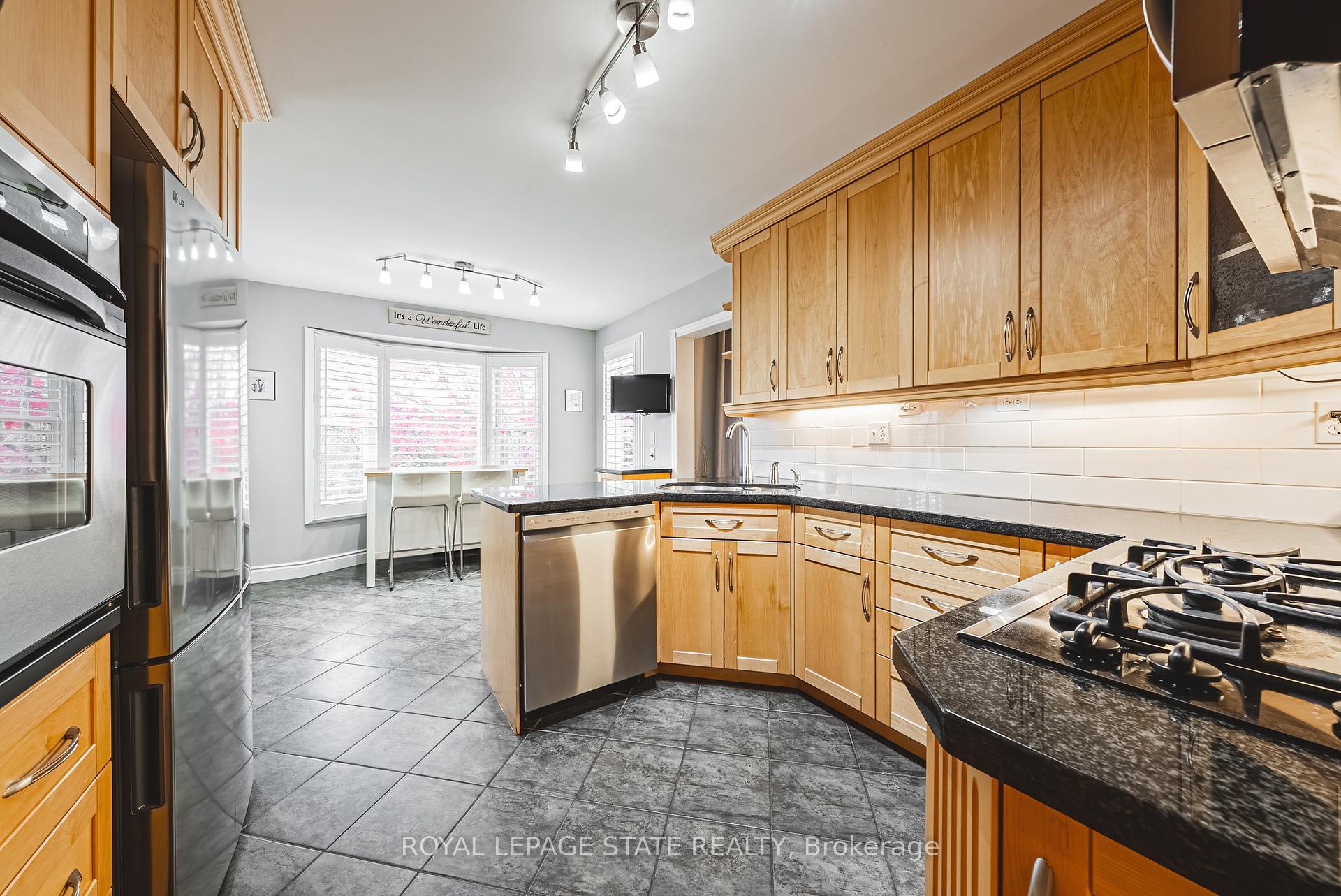 Photo 11 of 145 Dragoon Drive, Hamilton, Crerar — HOMEH
