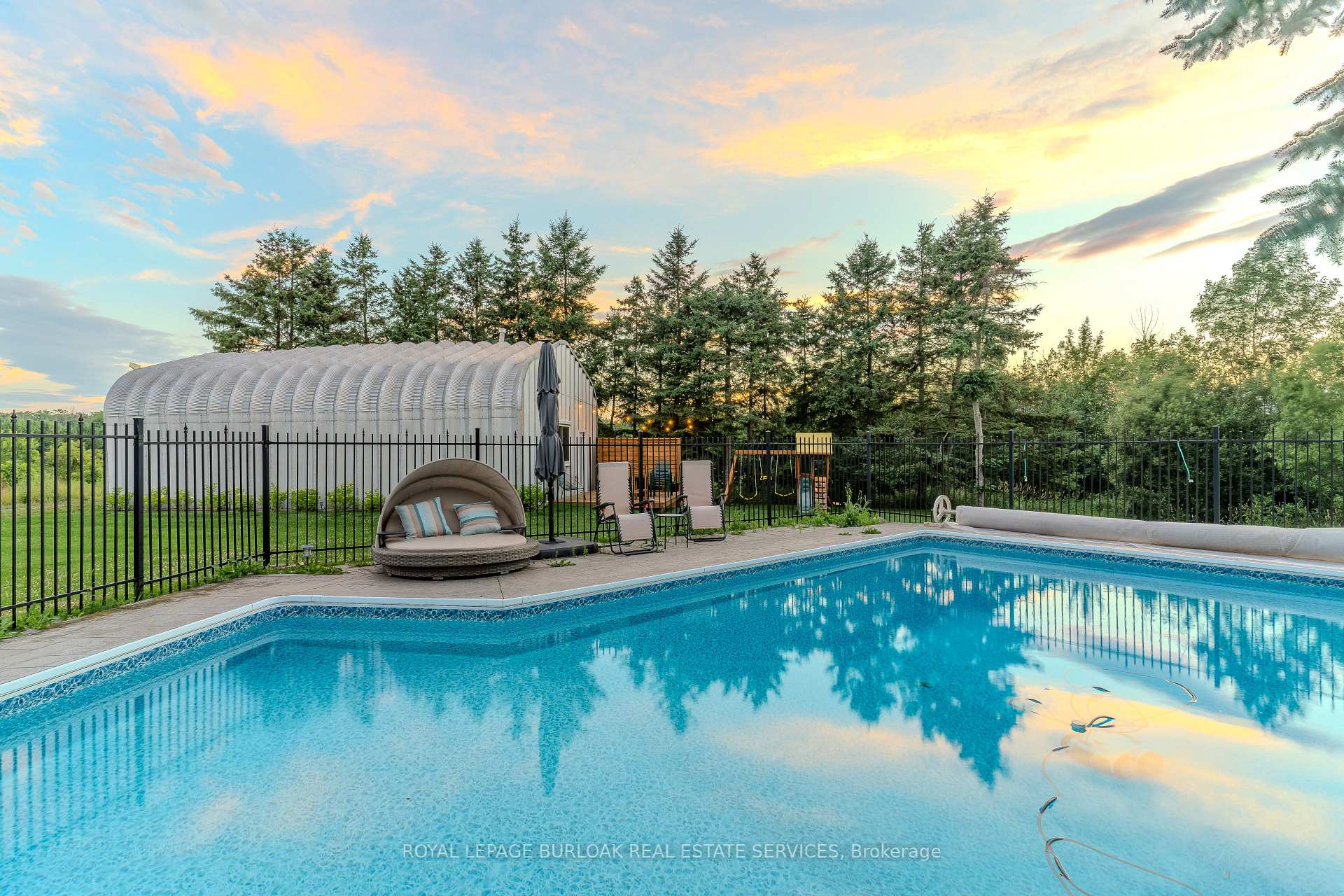 Photo 2 of 440 Fairbrother Road, Grimsby, Grimsby Escarpment — HOMEH