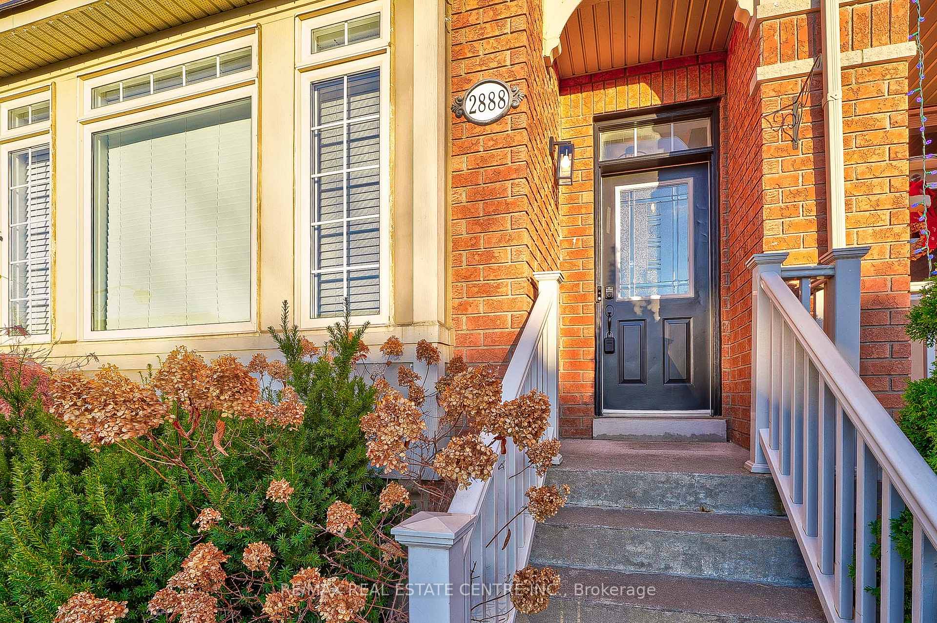 Photo 3 of 2888 Bur Oak Avenue, Markham, Cornell — HOMEH