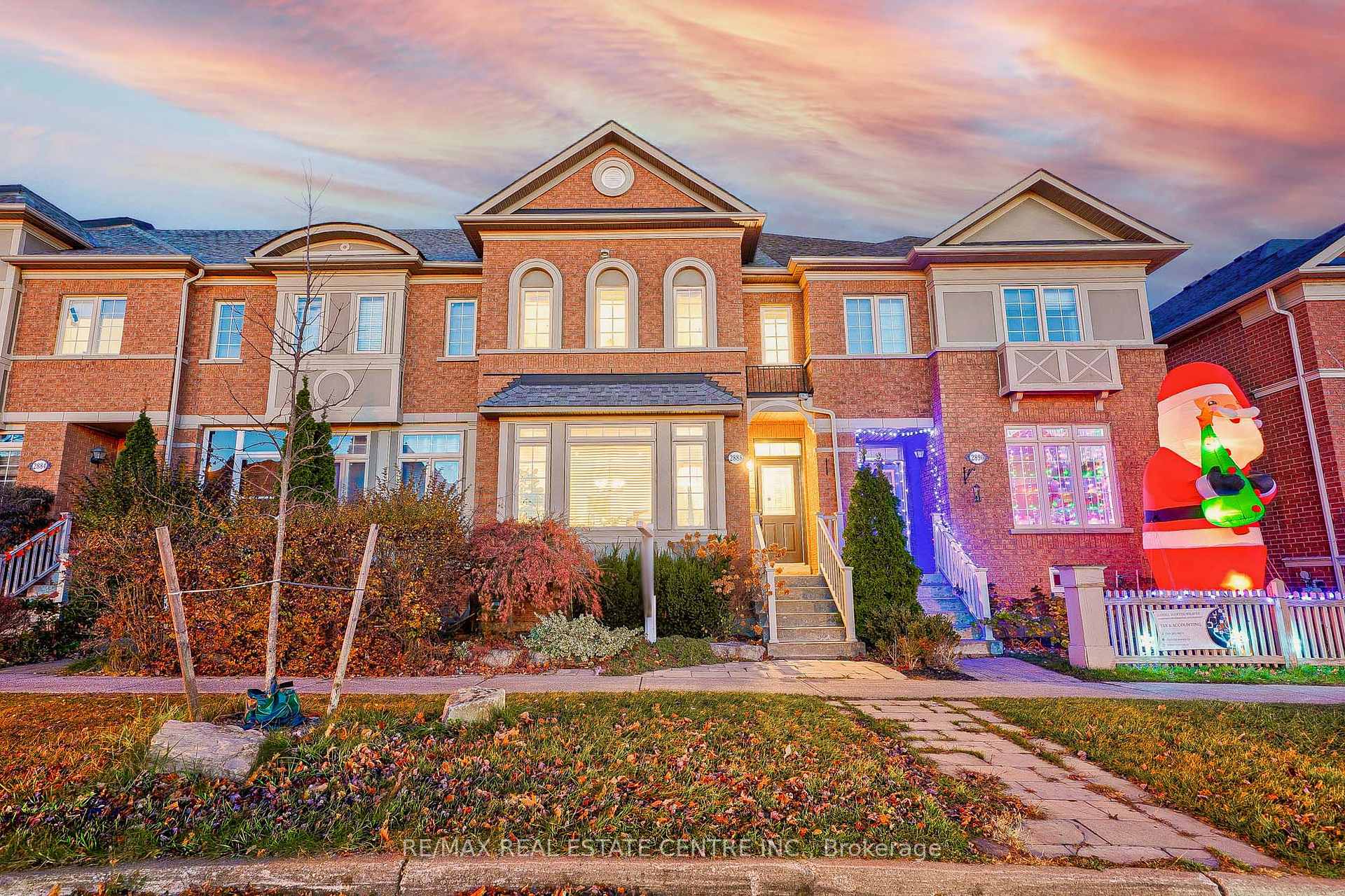 Photo 4 of 2888 Bur Oak Avenue, Markham, Cornell — HOMEH