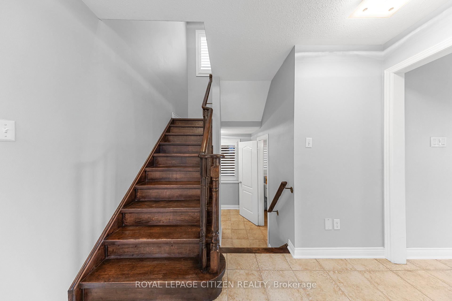 Photo 6 of 101 Darren Avenue, Whitby, Rolling Acres — HOMEH