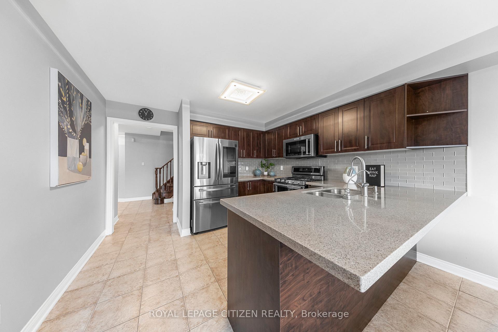 Photo 11 of 101 Darren Avenue, Whitby, Rolling Acres — HOMEH