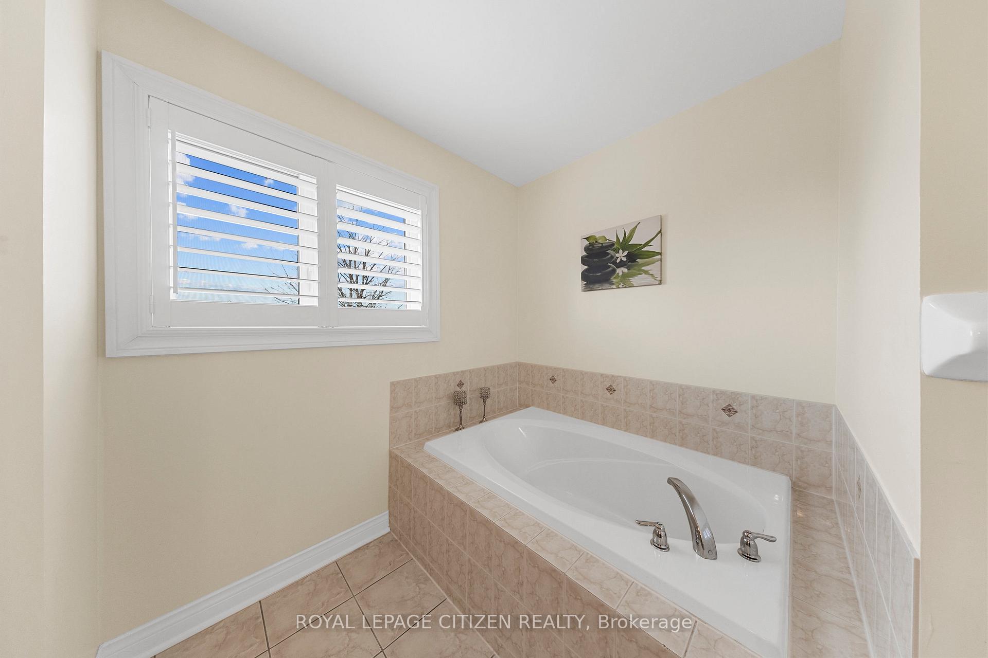 Photo 42 of 101 Darren Avenue, Whitby, Rolling Acres — HOMEH