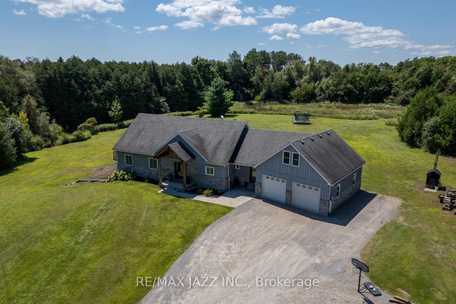 Photo 5 of 7386 Middle Road, Clarington, Rural Clarington — HOMEH